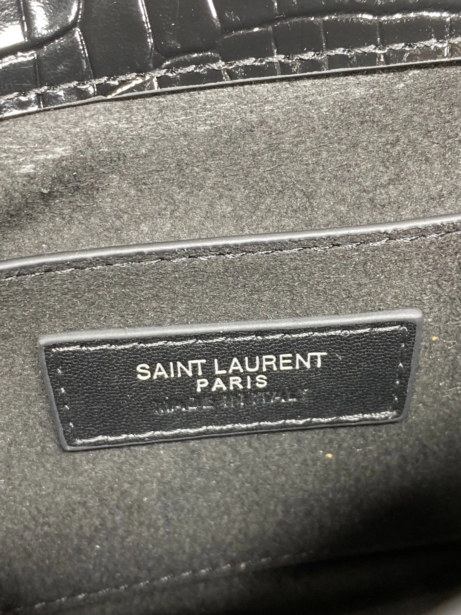 Yves Saint Laurent ブラッククロコ型前Flipバッグ - 画像 (10)