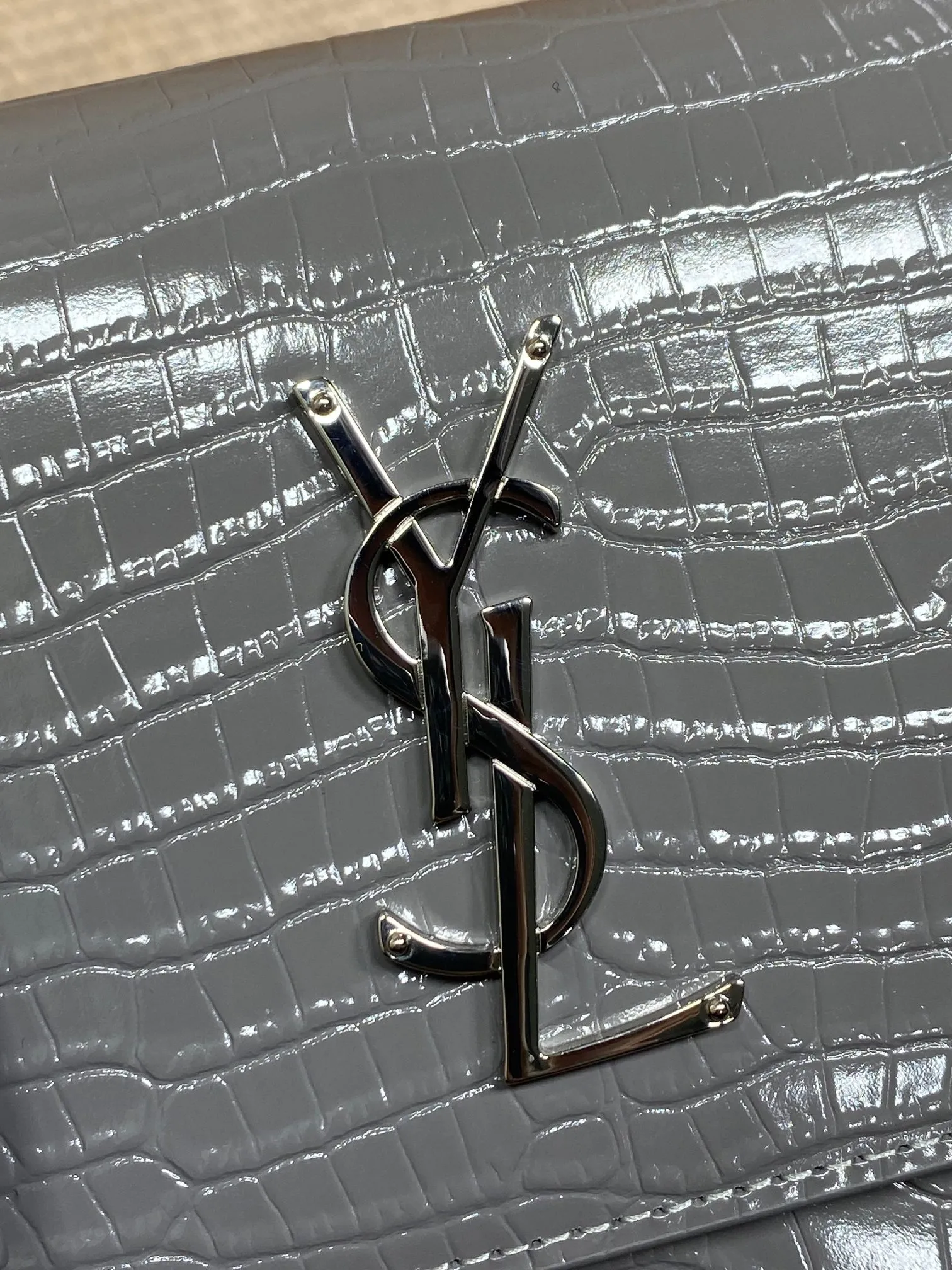 Yves Saint Laurent グレー前翻盖手袋 - 画像 (6)