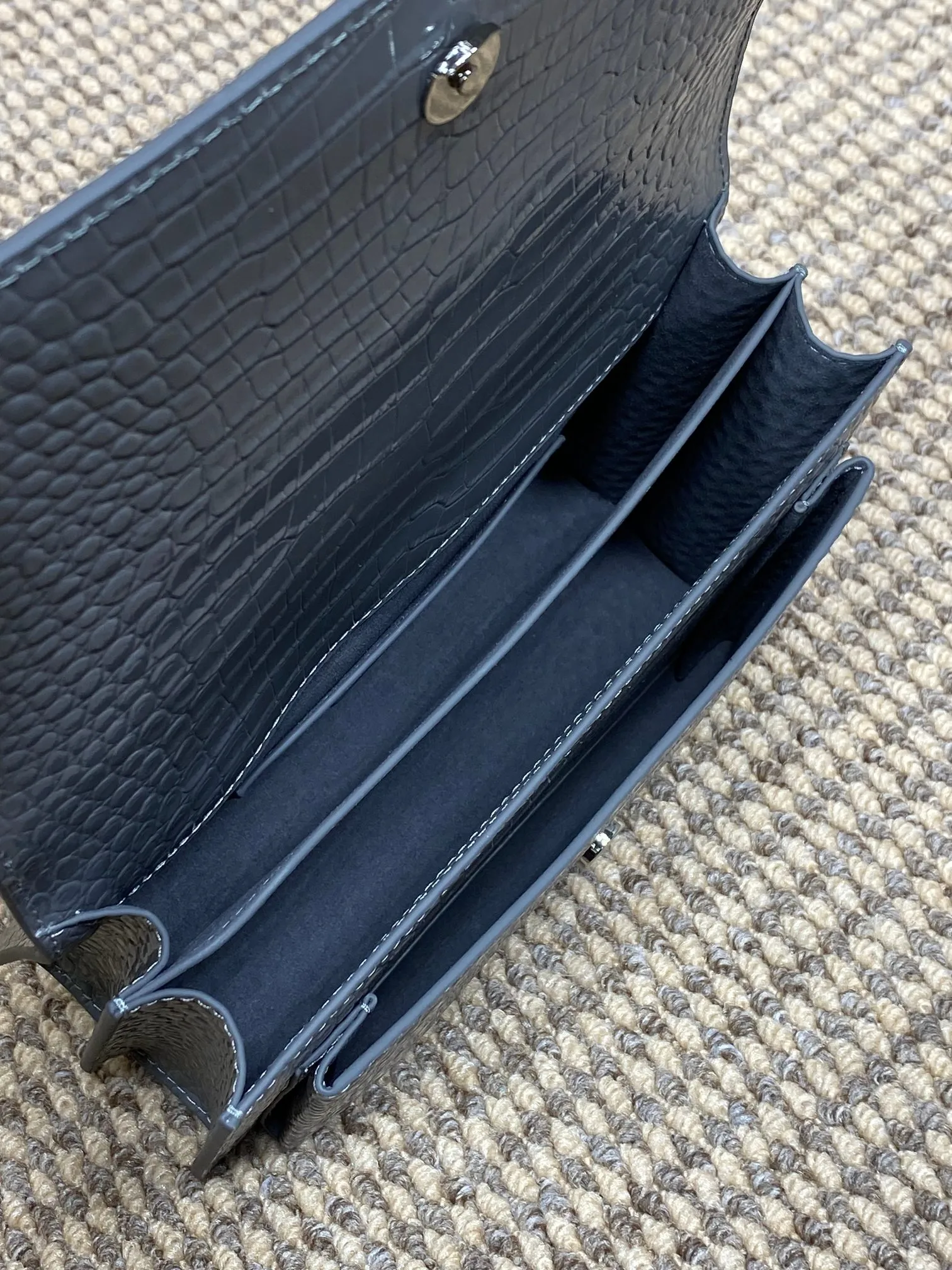 Yves Saint Laurent グレー前翻盖手袋 - 画像 (9)