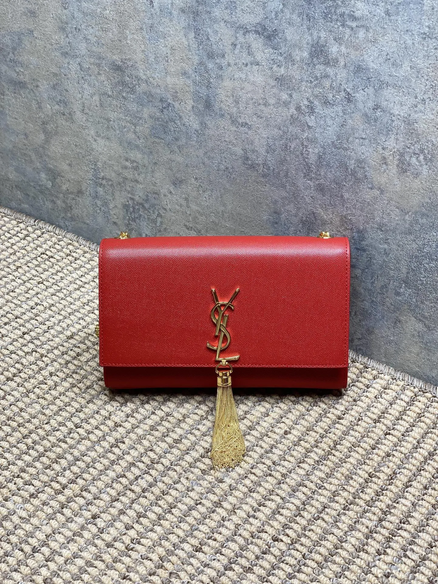 Yves Saint Laurent レッド流苏小包大号