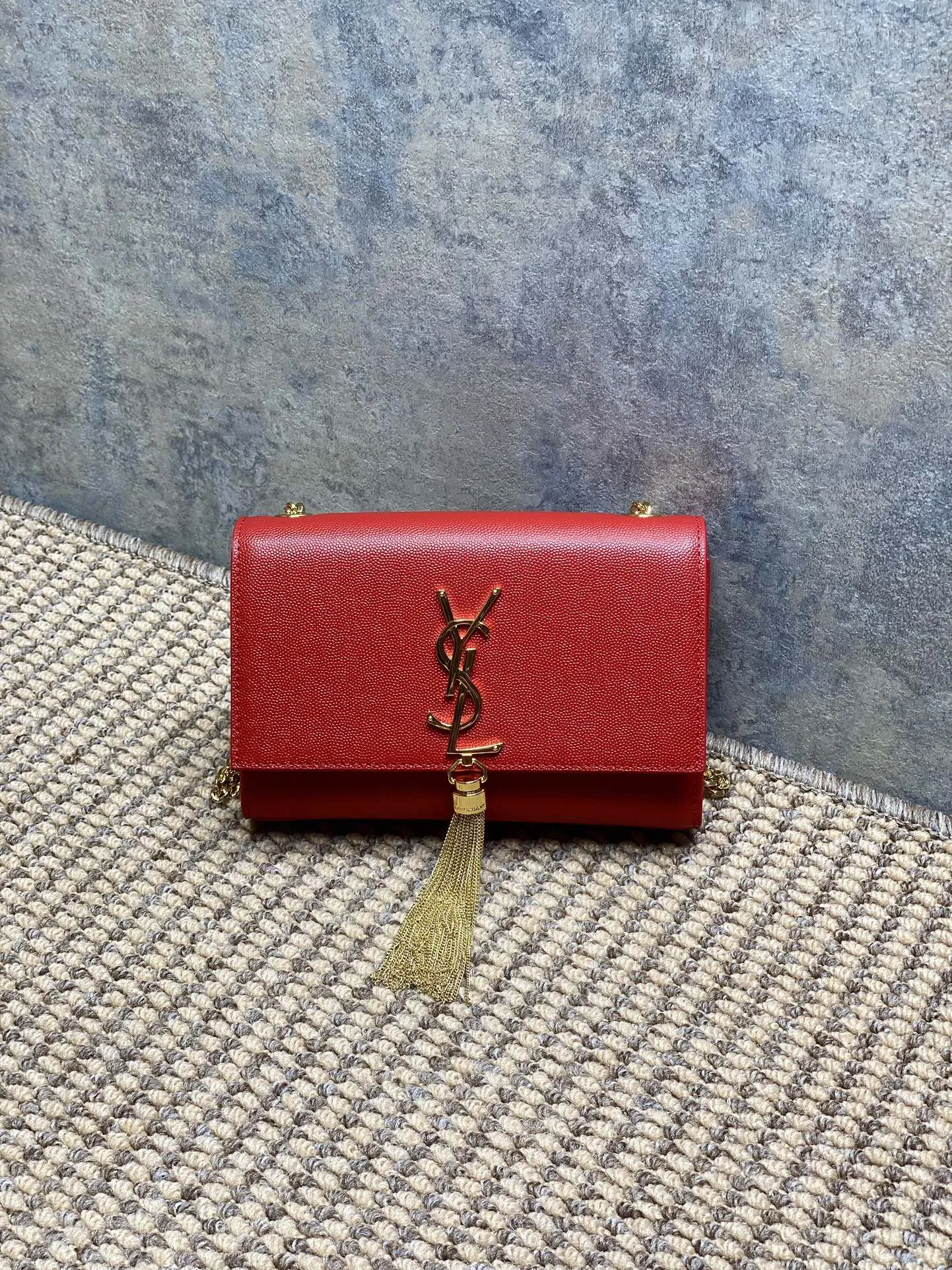サンローランYSL 赤 魚子酱流苏包 20cm
