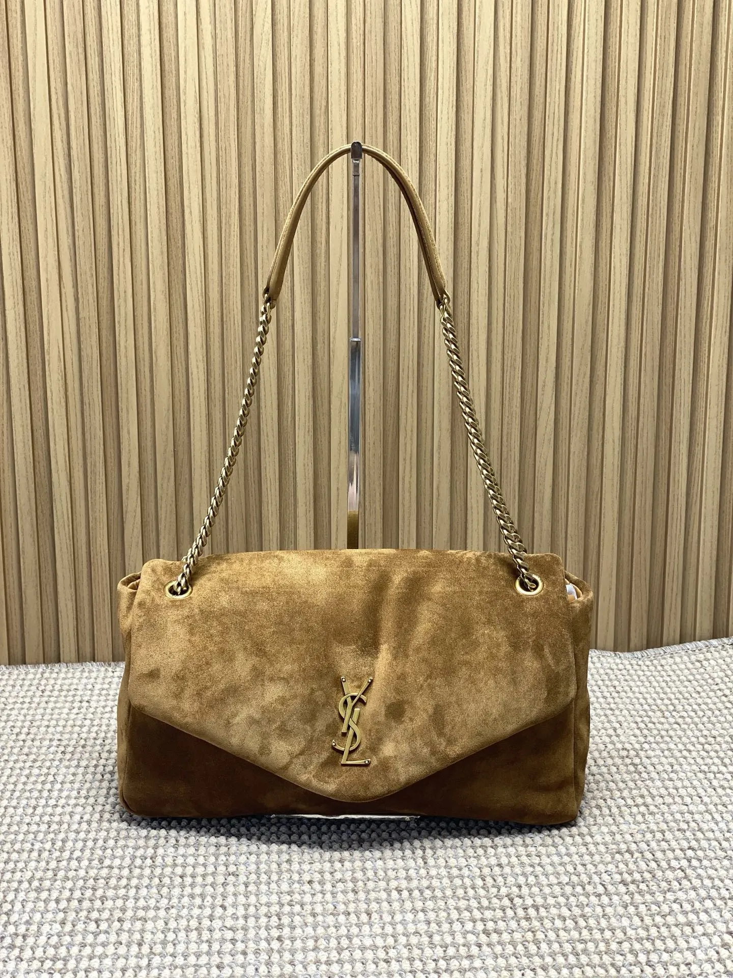 Yves Saint Laurent カルメル色 Calypsoバッグ