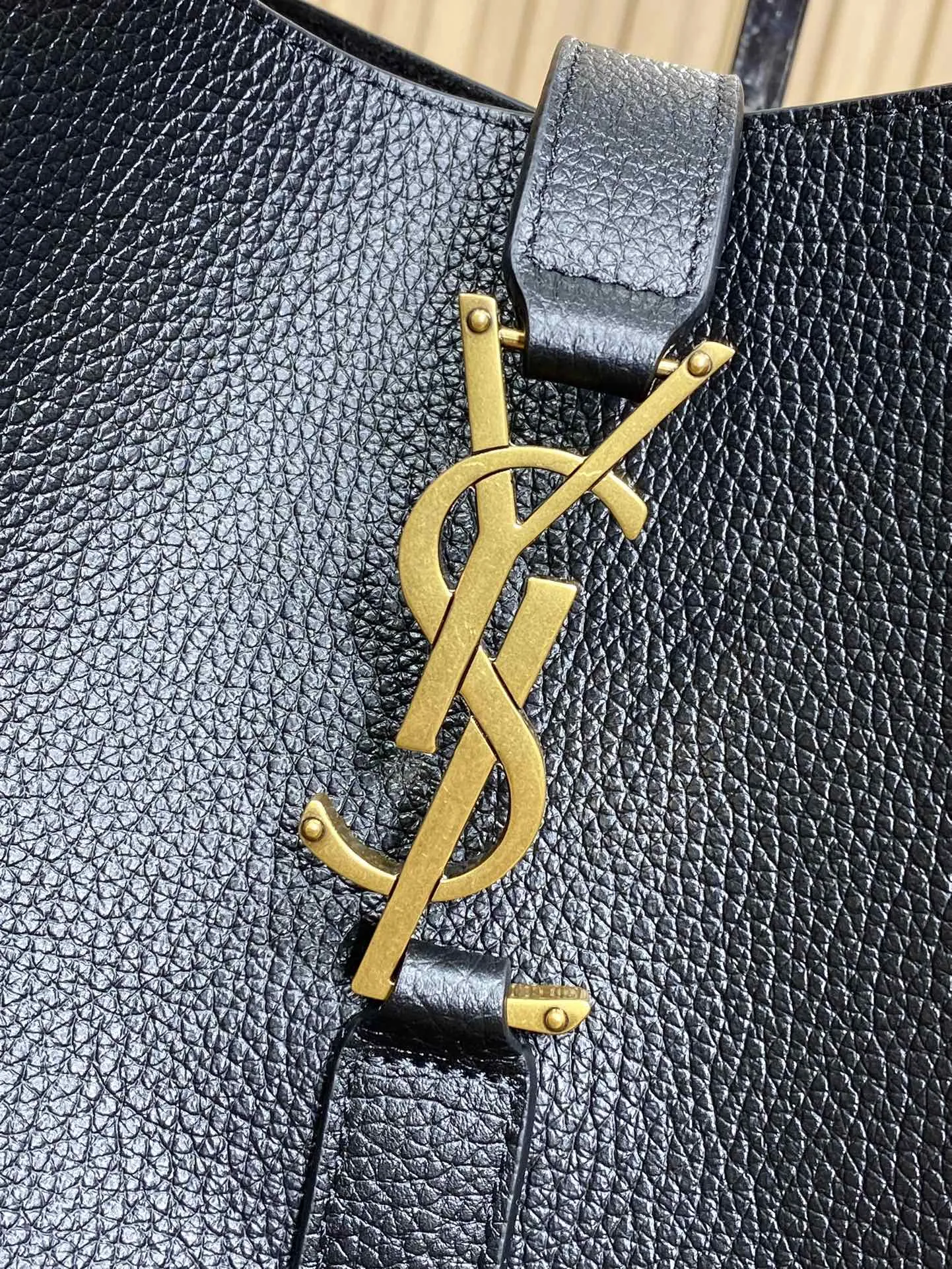 Yves Saint Laurent ブラック ホーボーショルダーバッグ - 画像 (6)