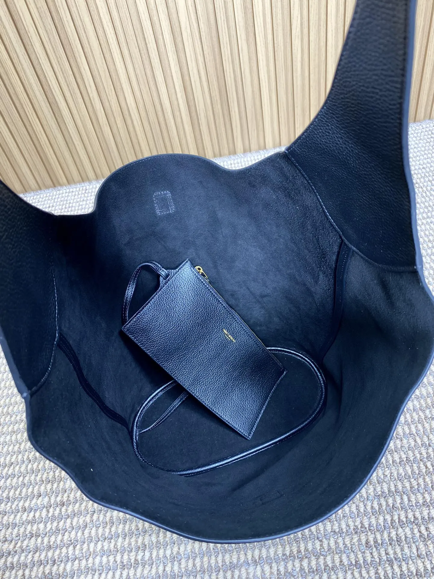 Yves Saint Laurent ブラック ホーボーショルダーバッグ - 画像 (10)