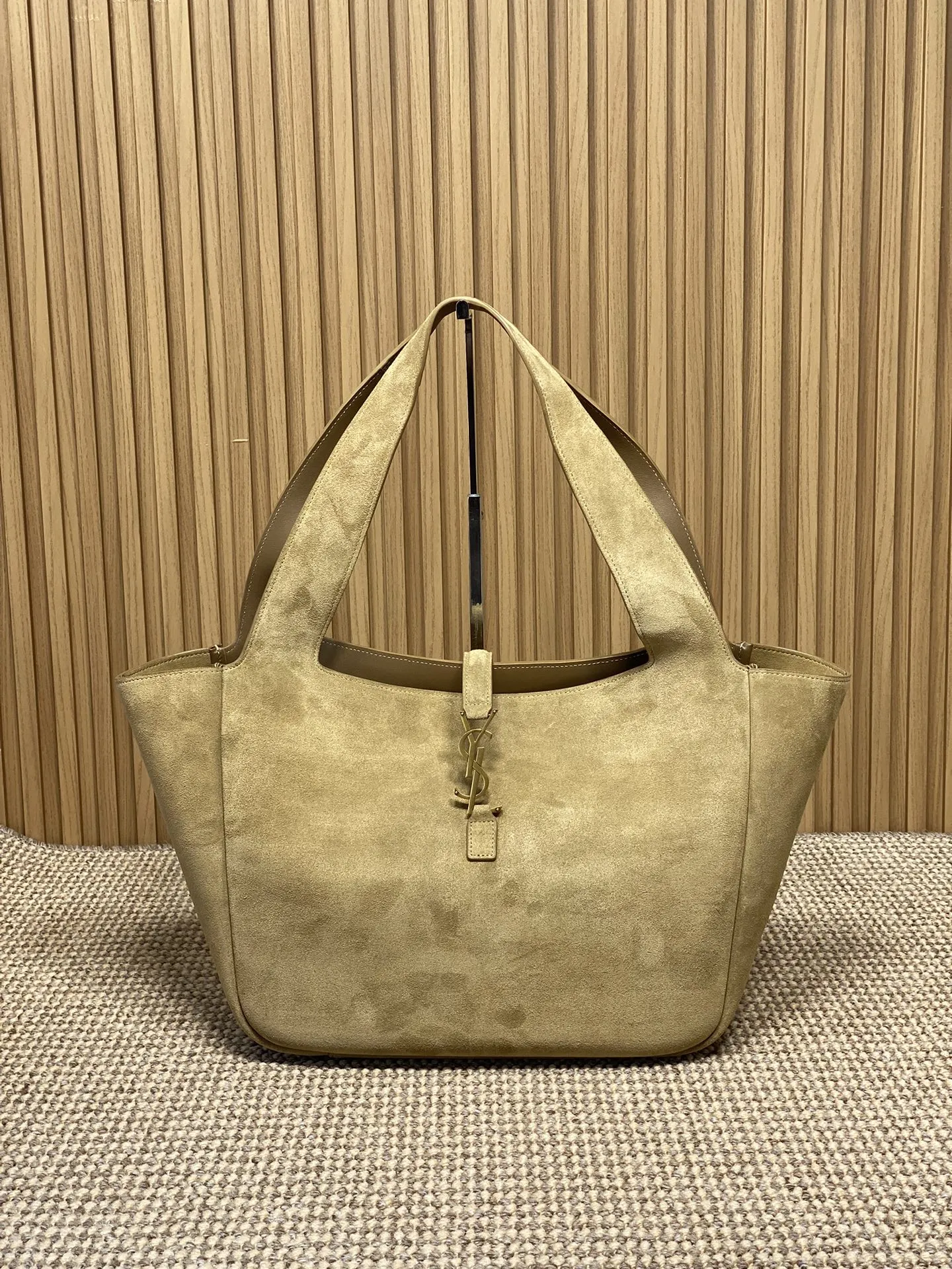 Yves Saint Laurent ベージュスエードトートバッグ