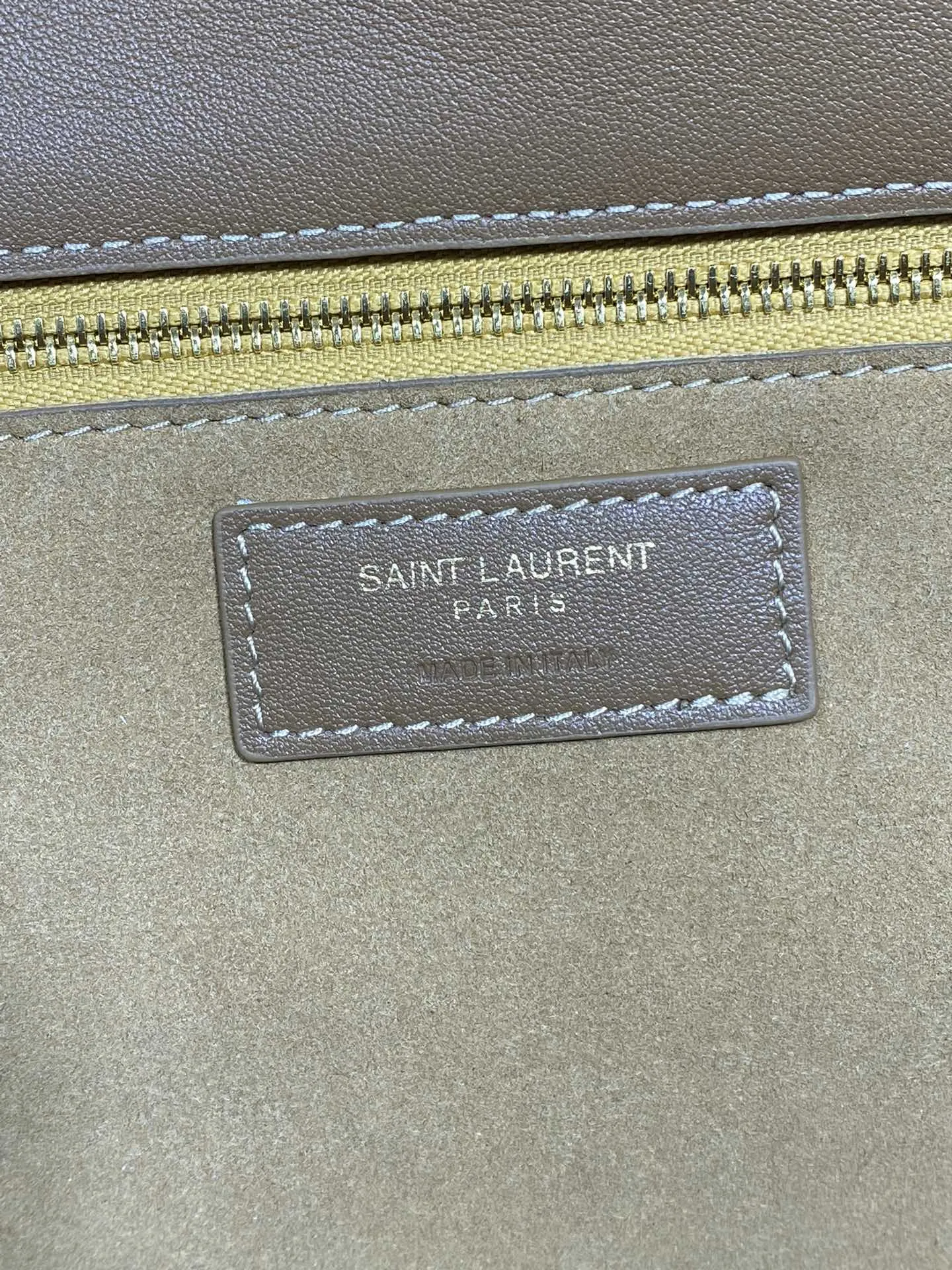 Yves Saint Laurent ベージュスエードトートバッグ - 画像 (9)