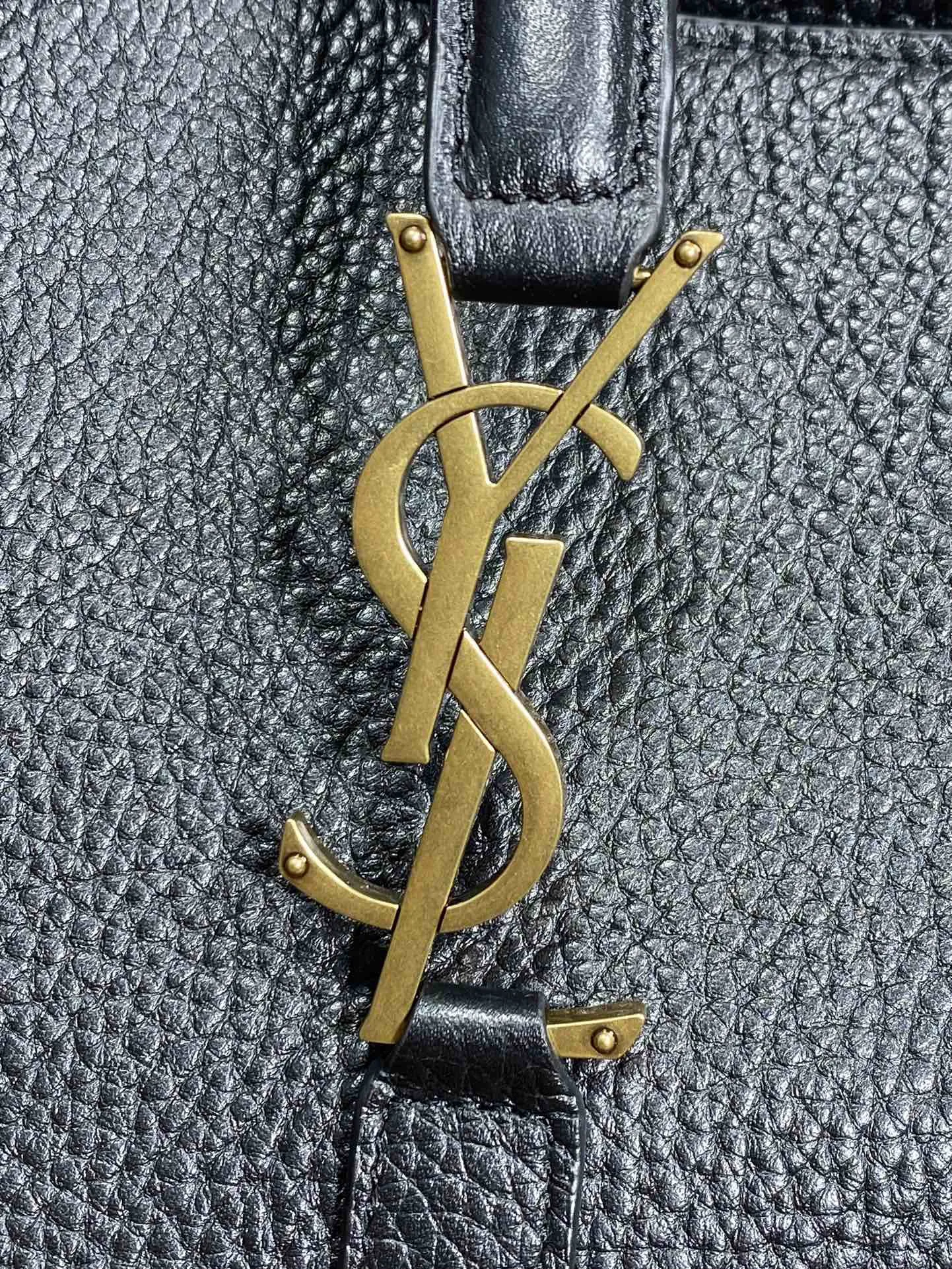 Yves Saint Laurent ブラック 柔らか鹿革トートバッグ - 画像 (8)