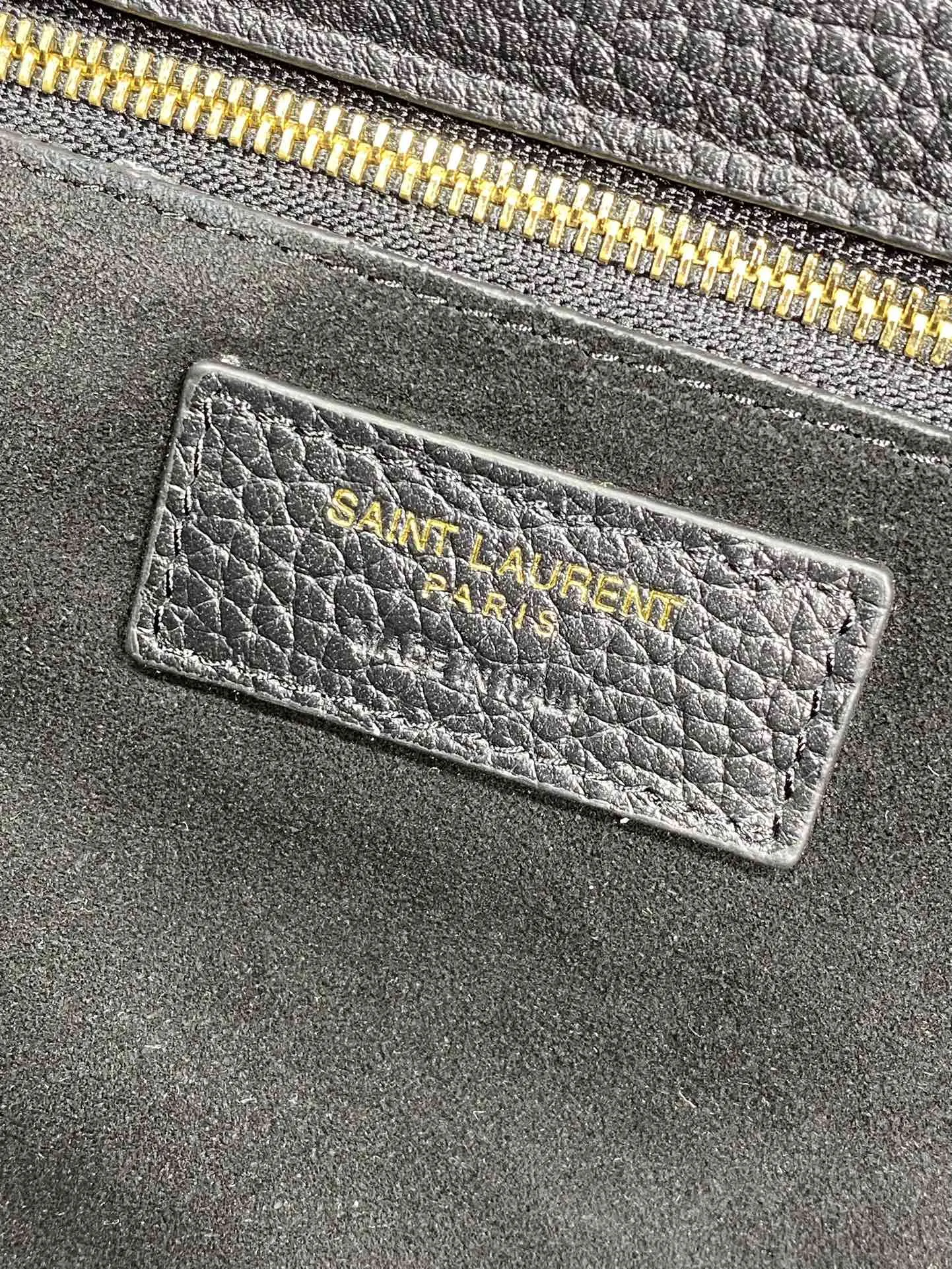 Yves Saint Laurent ブラック 柔らか鹿革トートバッグ - 画像 (10)