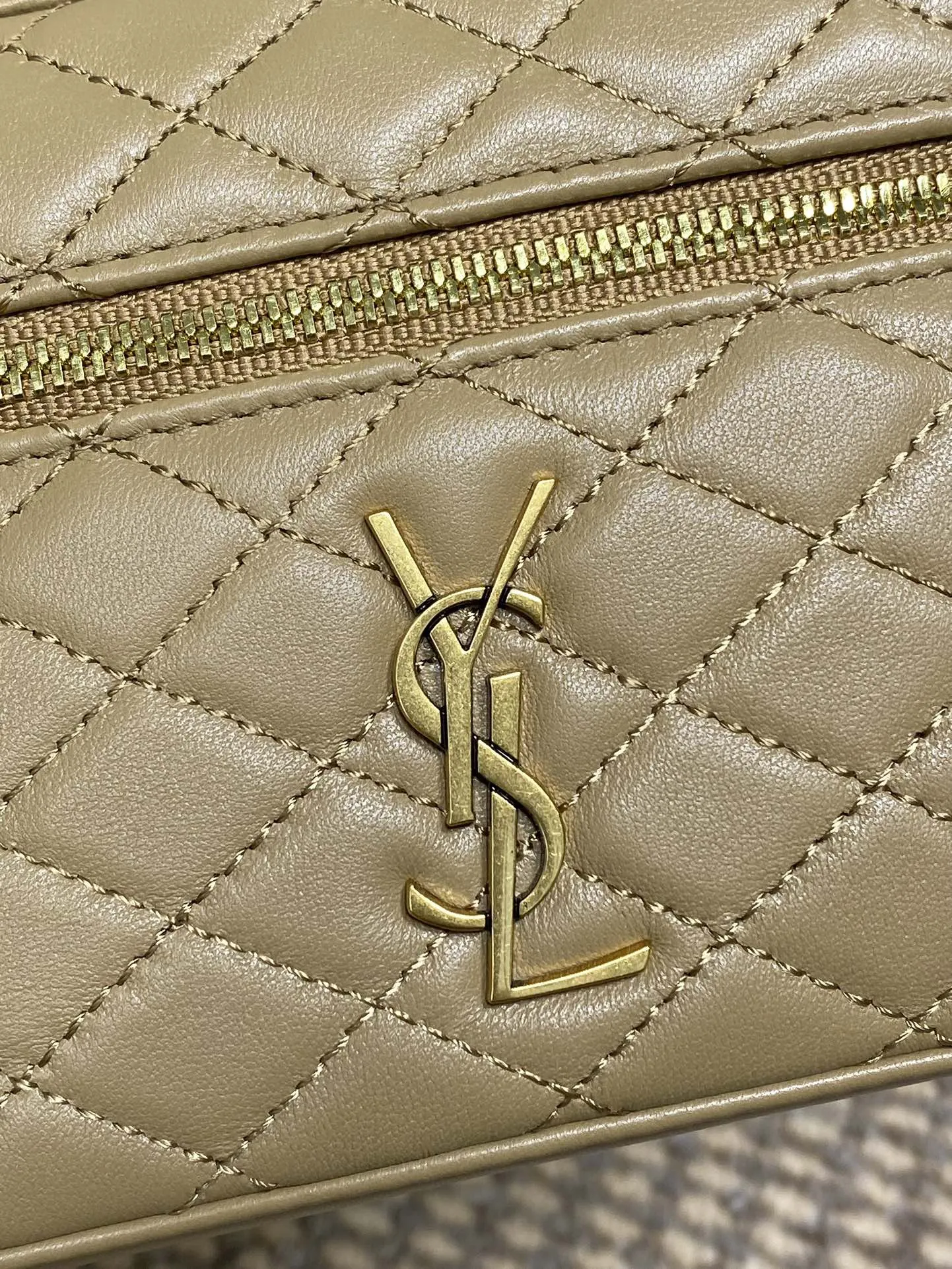 Yves Saint Laurent ベージュ ボックス型バッグ - 画像 (6)