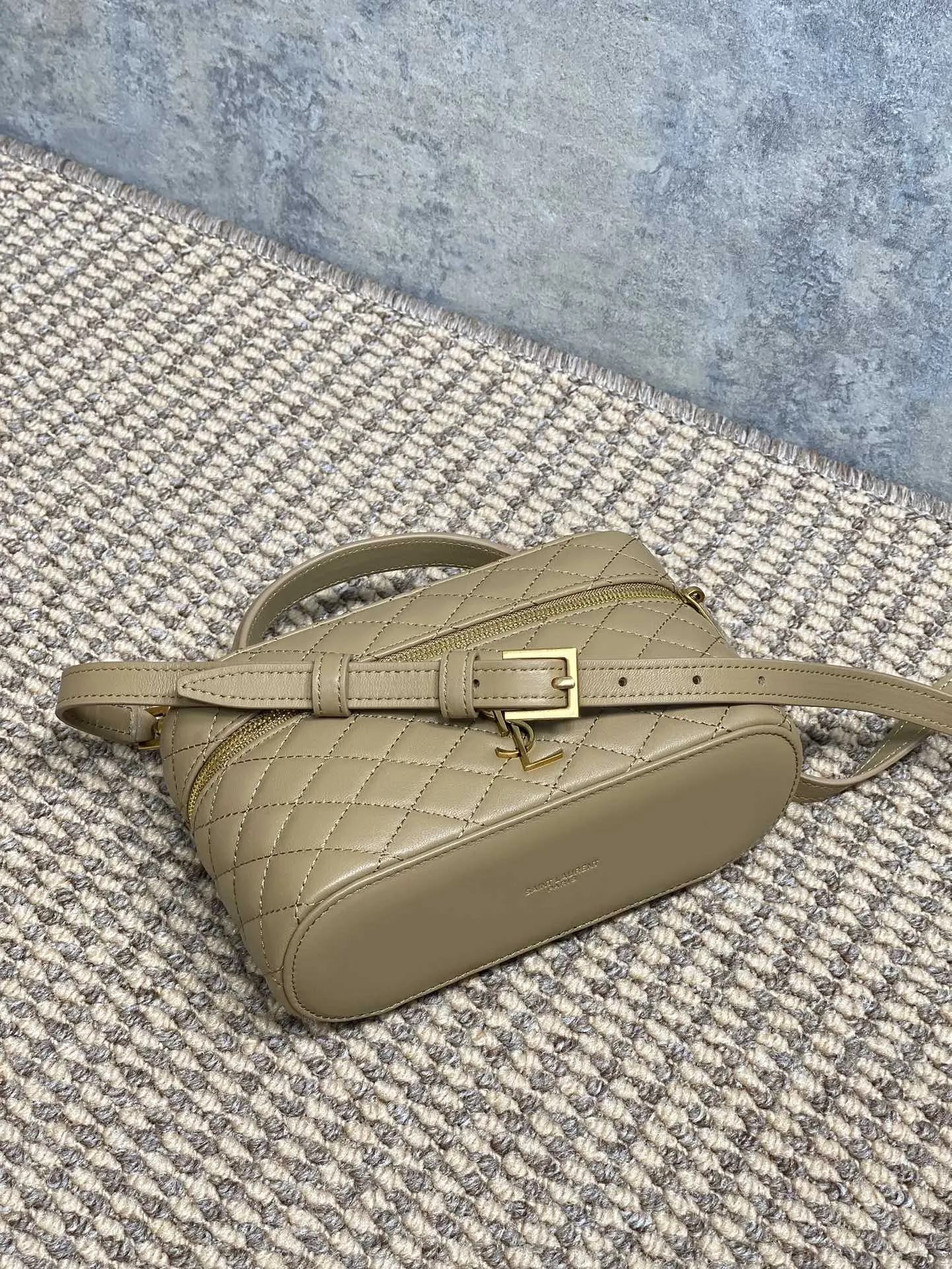 Yves Saint Laurent ベージュ ボックス型バッグ - 画像 (7)