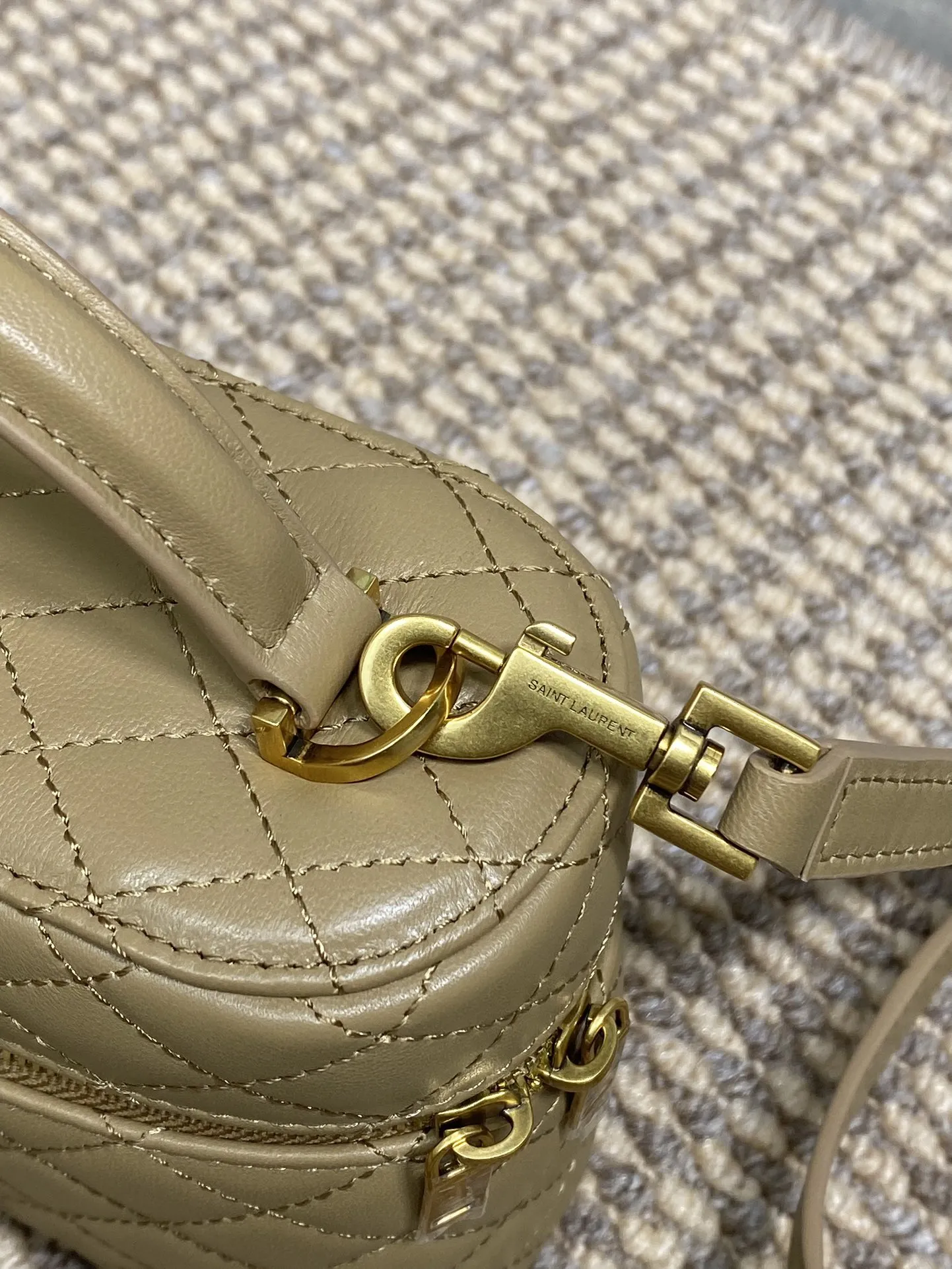 Yves Saint Laurent ベージュ ボックス型バッグ - 画像 (8)