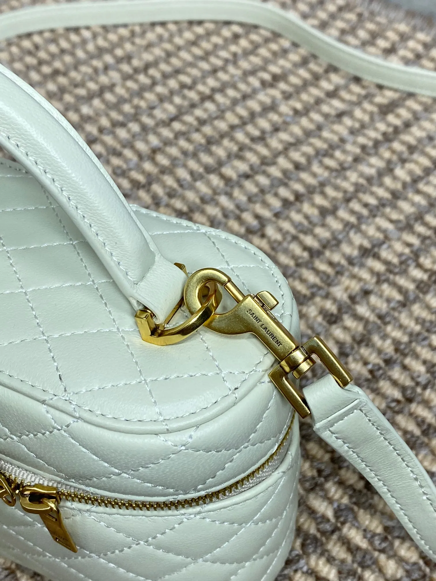 Yves Saint Laurent ライトグリーン ボックスバッグ - 画像 (8)