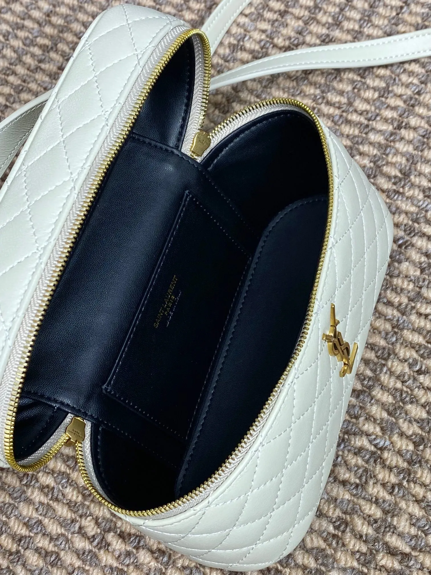 Yves Saint Laurent ライトグリーン ボックスバッグ - 画像 (10)