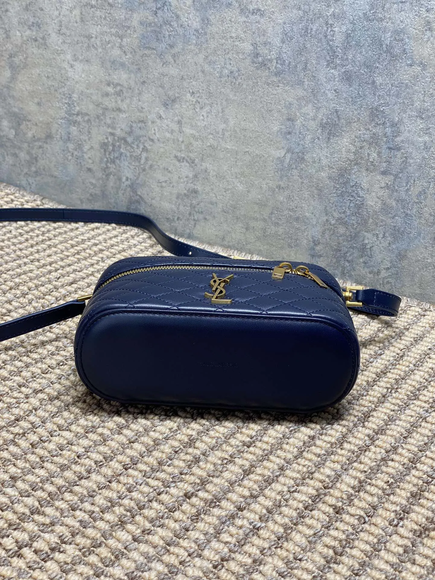 Yves Saint Laurent ネイビー 小Gabyバッグ - 画像 (5)