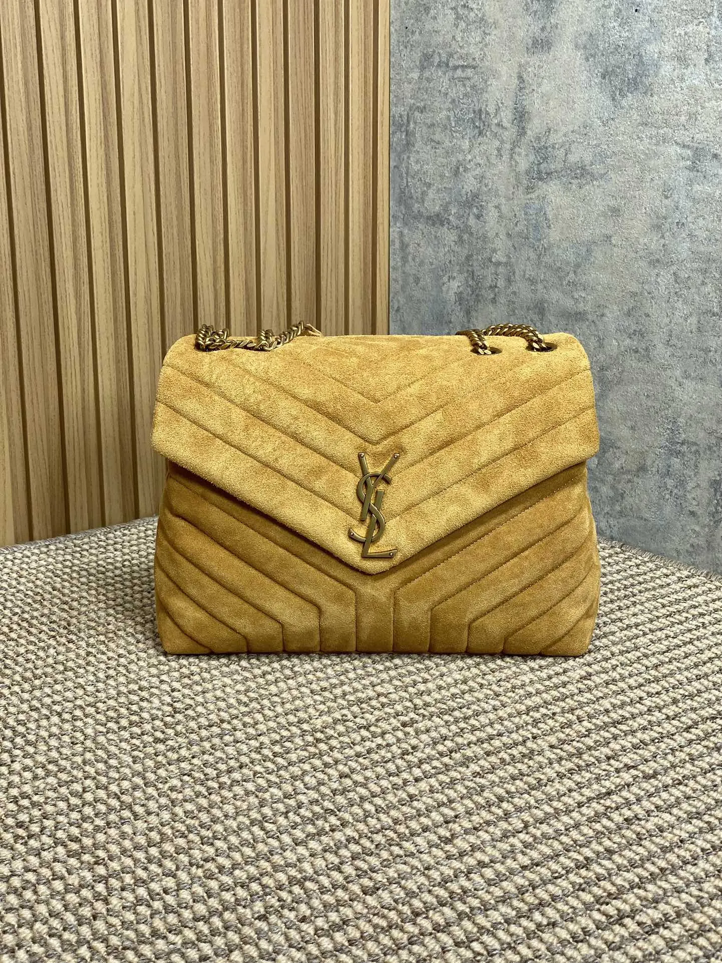 Yves Saint Laurent イエロー麂皮大号長形信封挎包