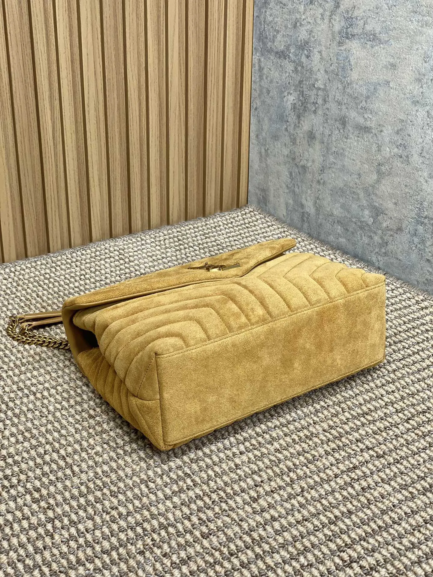 Yves Saint Laurent イエロー麂皮大号長形信封挎包 - 画像 (4)