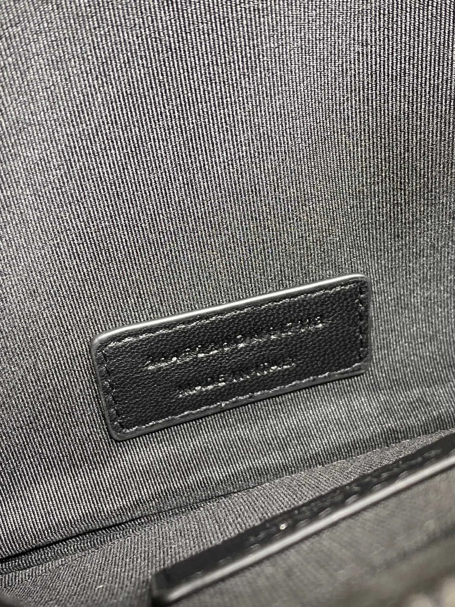 Yves Saint Laurent 黒 魚子酱ランチパーチ - 画像 (10)