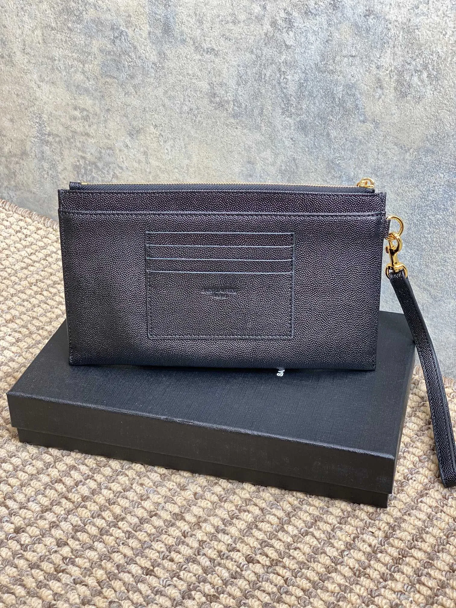 サンローランYSLブラック魚子酱ジップクラッチ - 画像 (3)