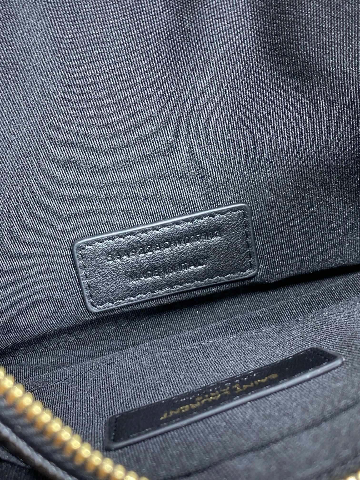 サンローランYSLブラック魚子酱ジップクラッチ - 画像 (10)