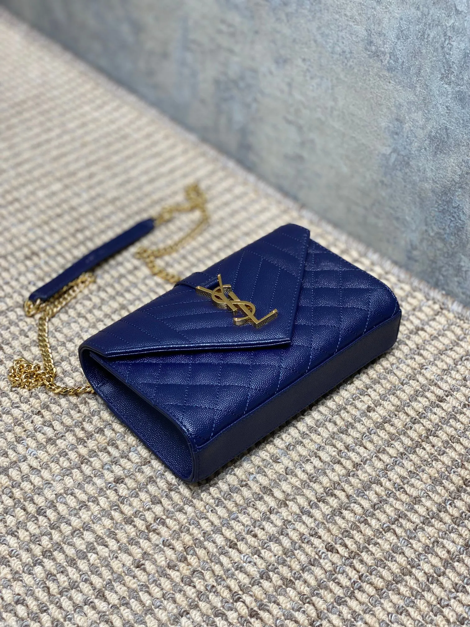 Yves Saint Laurent ブルー 真皮球紋付レターパック - 画像 (5)