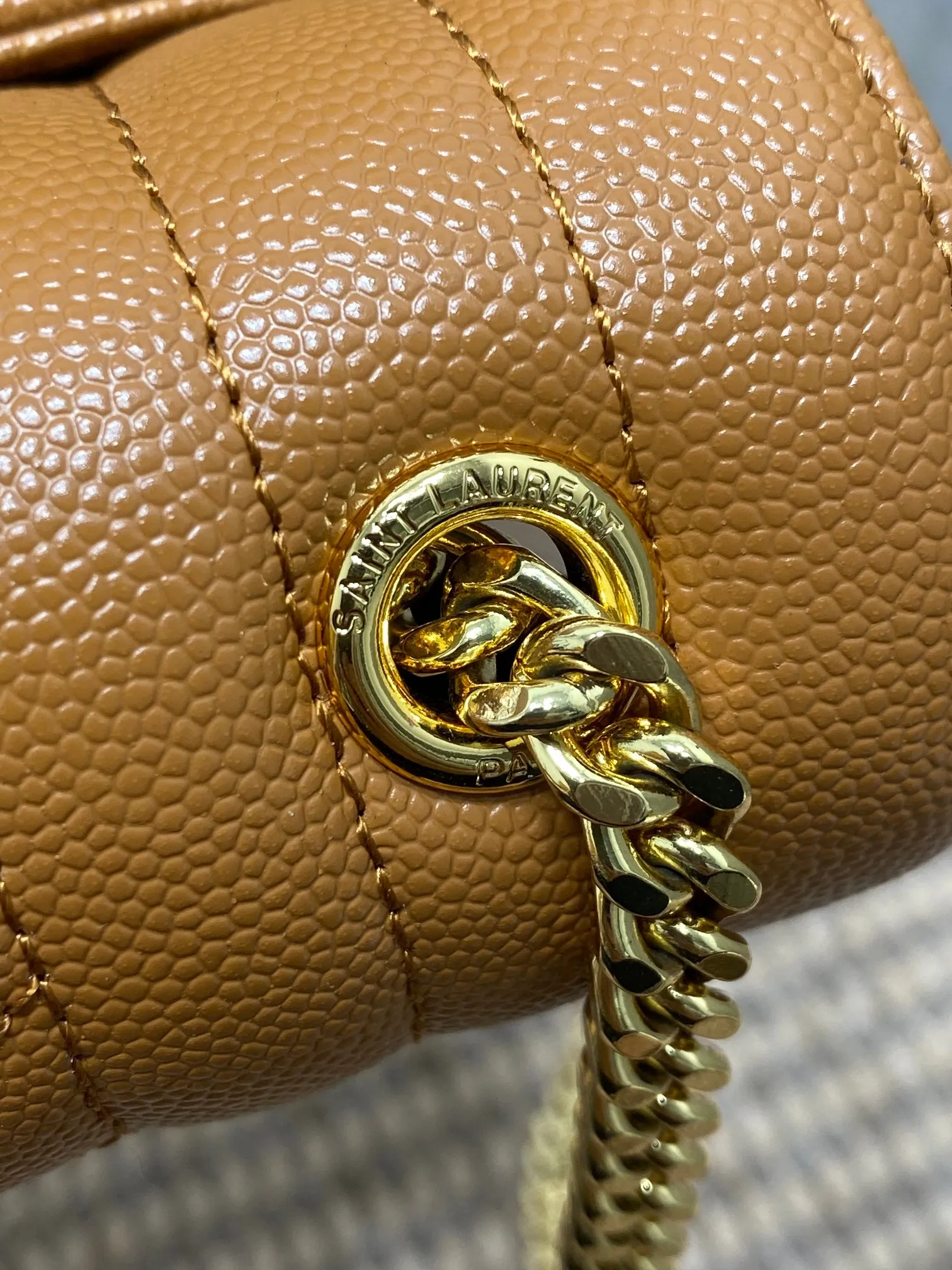 Yves Saint Laurent タンカラースモールエンベロープバッグ - 画像 (8)