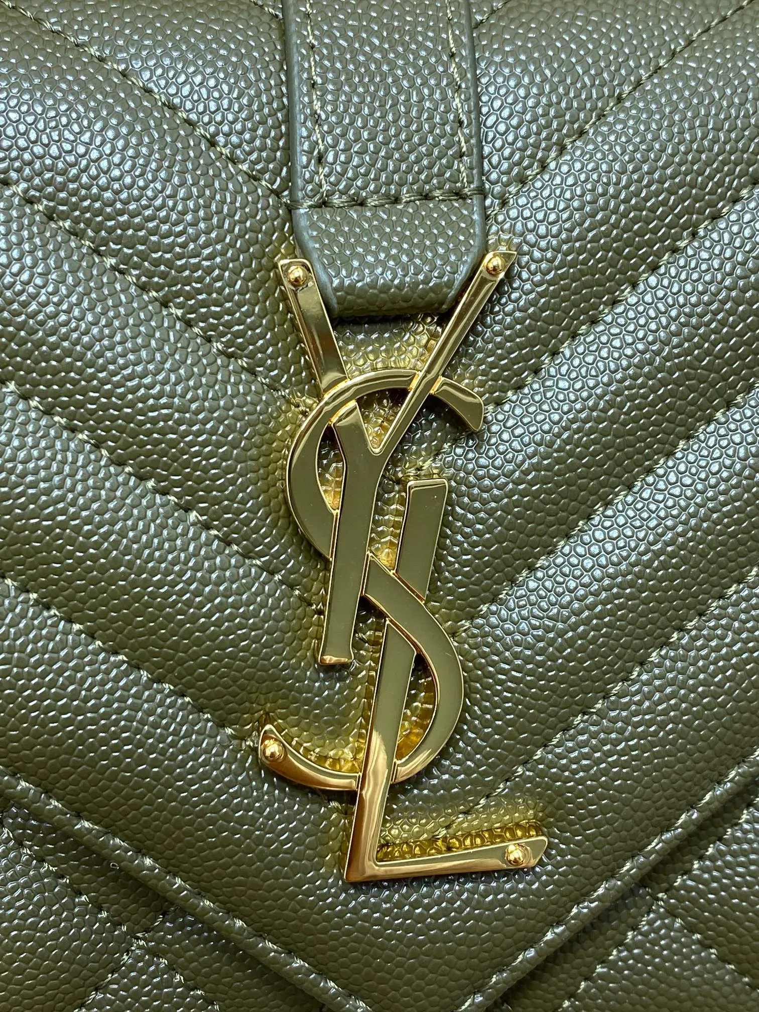 Yves Saint Laurent オリーブグリーン 本革のレターパック - 画像 (6)