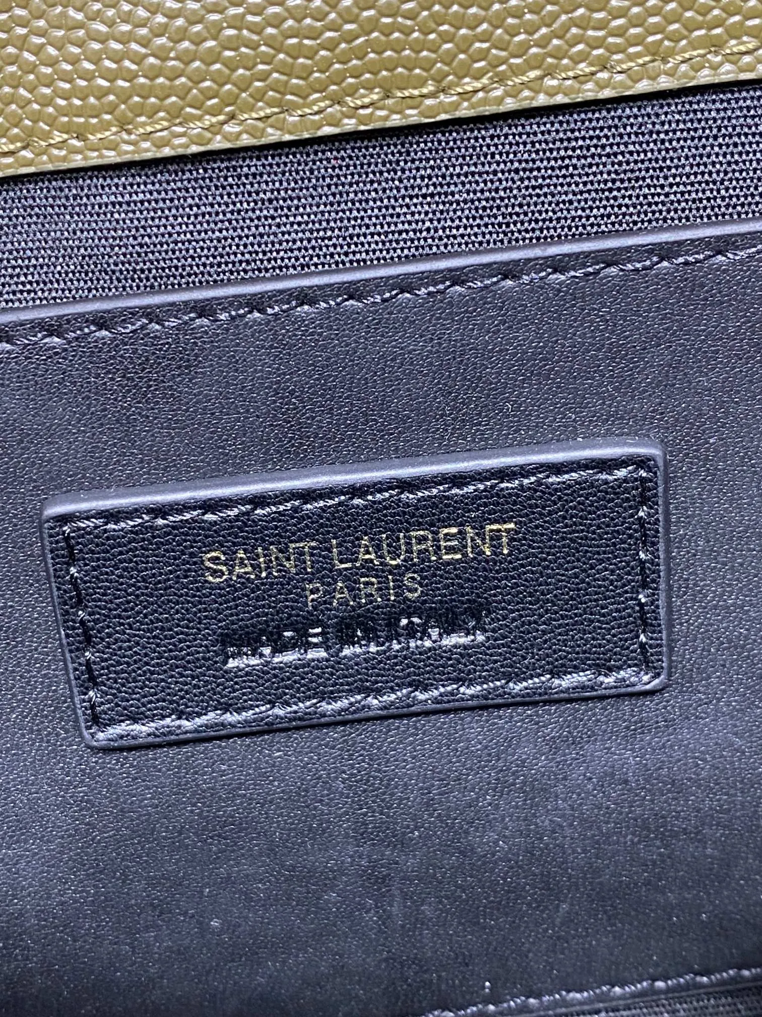 Yves Saint Laurent オリーブグリーン 本革のレターパック - 画像 (10)