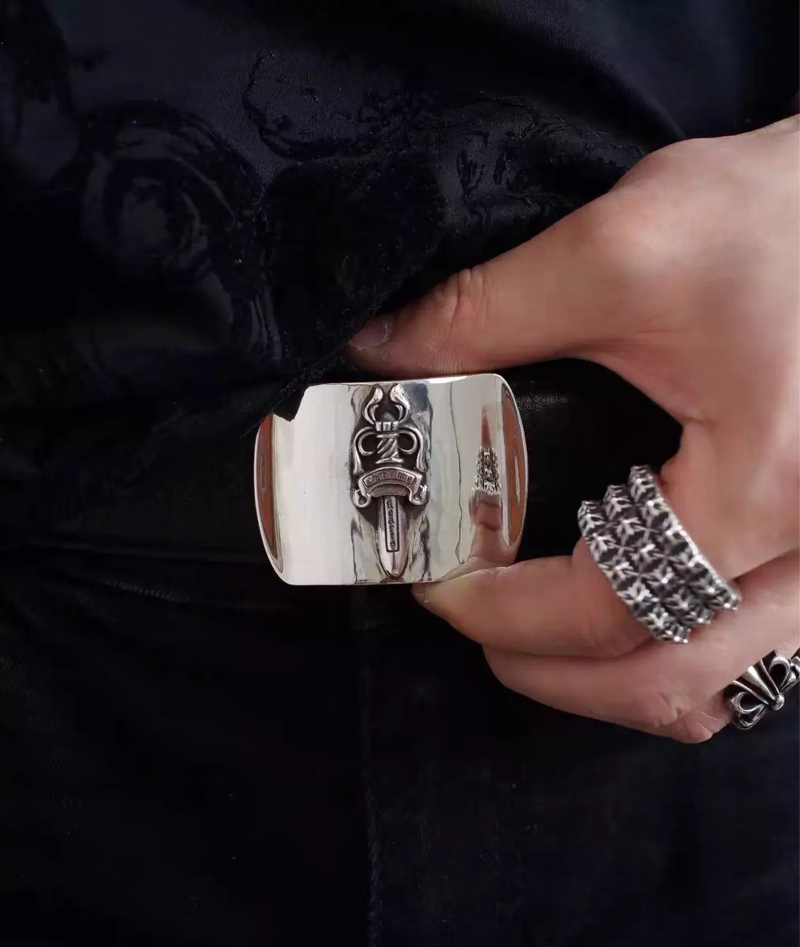 Chrome Hearts 新作シルバー剣モチーフベルトバ buckle - 画像 (3)