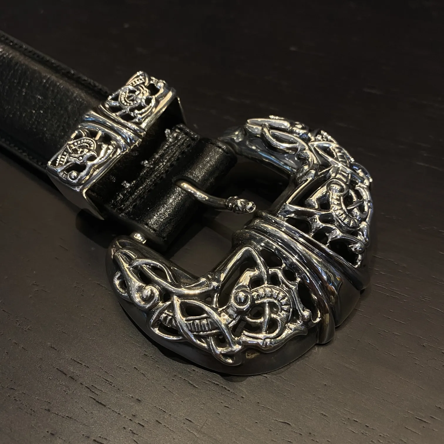 Chrome Hearts 新しいブラックアラベスクシルバーレザーベルト - 画像 (8)