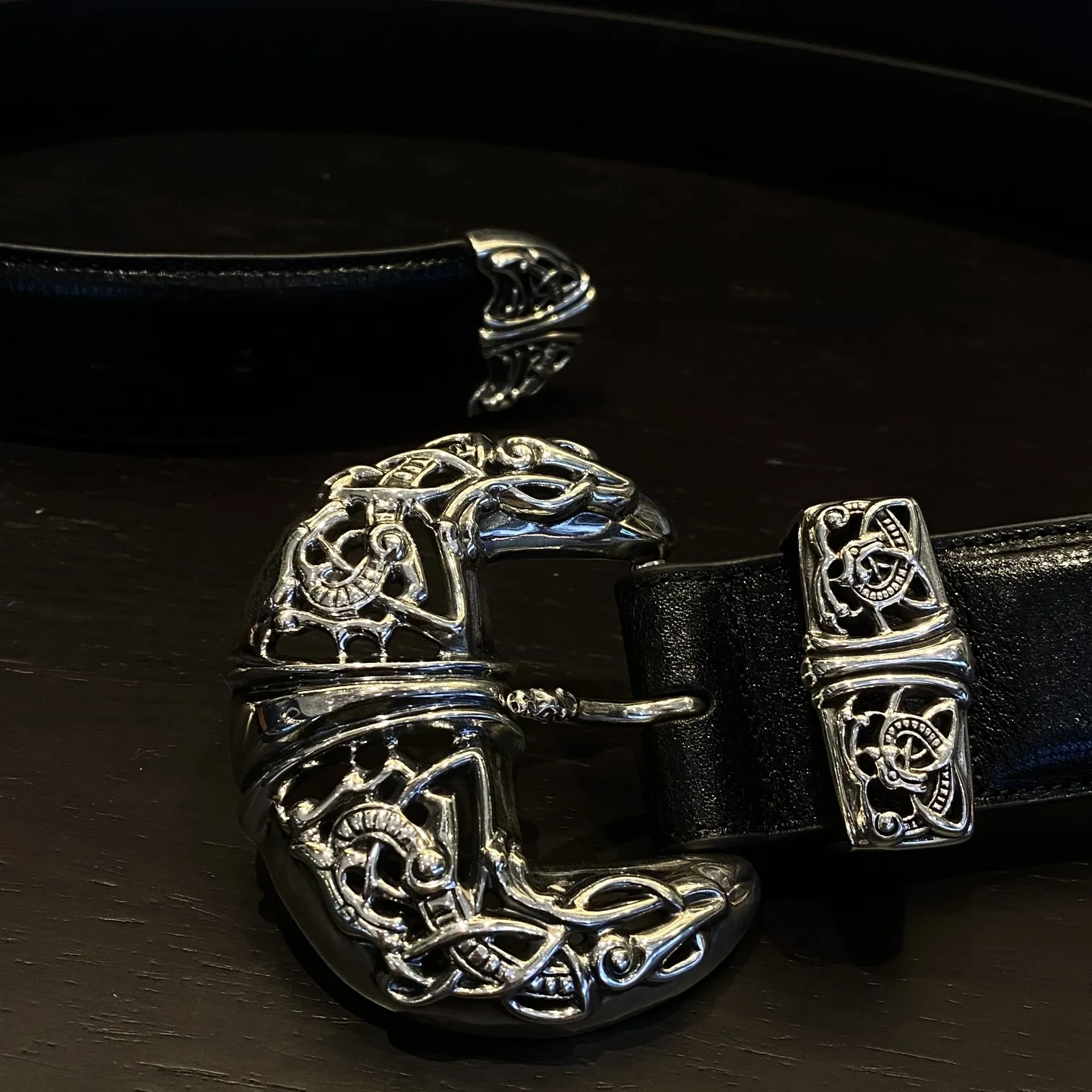 Chrome Hearts 新しいブラックアラベスクシルバーレザーベルト - 画像 (9)