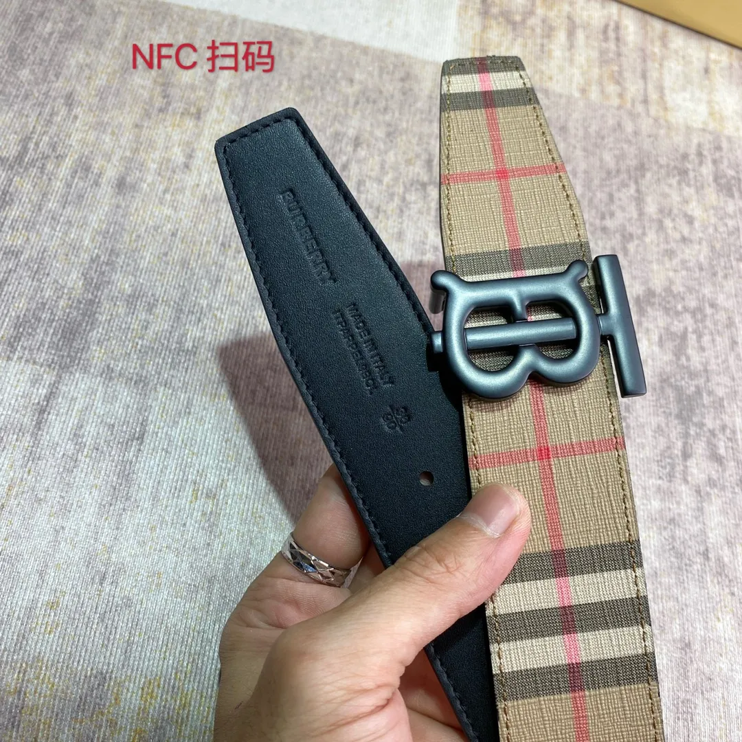 Burberry 新作TB柄レザーベルト ベージュチェック - 画像 (4)