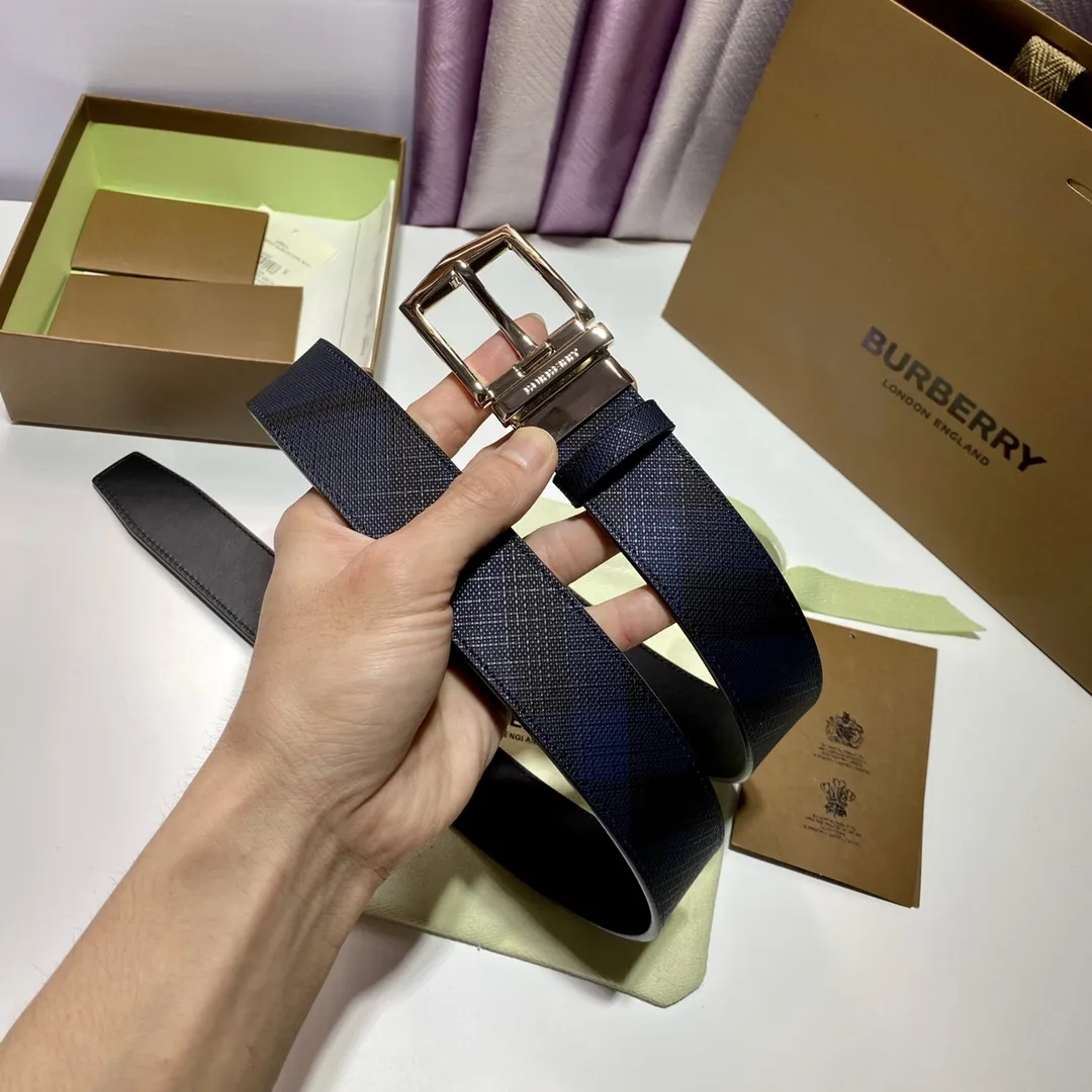 Burberry 新作ブルーベルトシルバーローテーションバックル - 画像 (3)