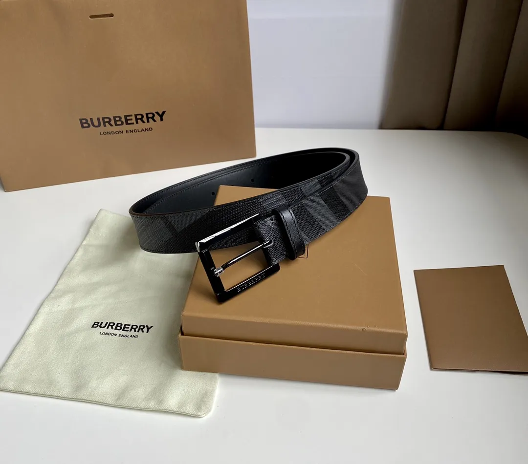 Burberry 新作ロンドングレーベルト黒革調