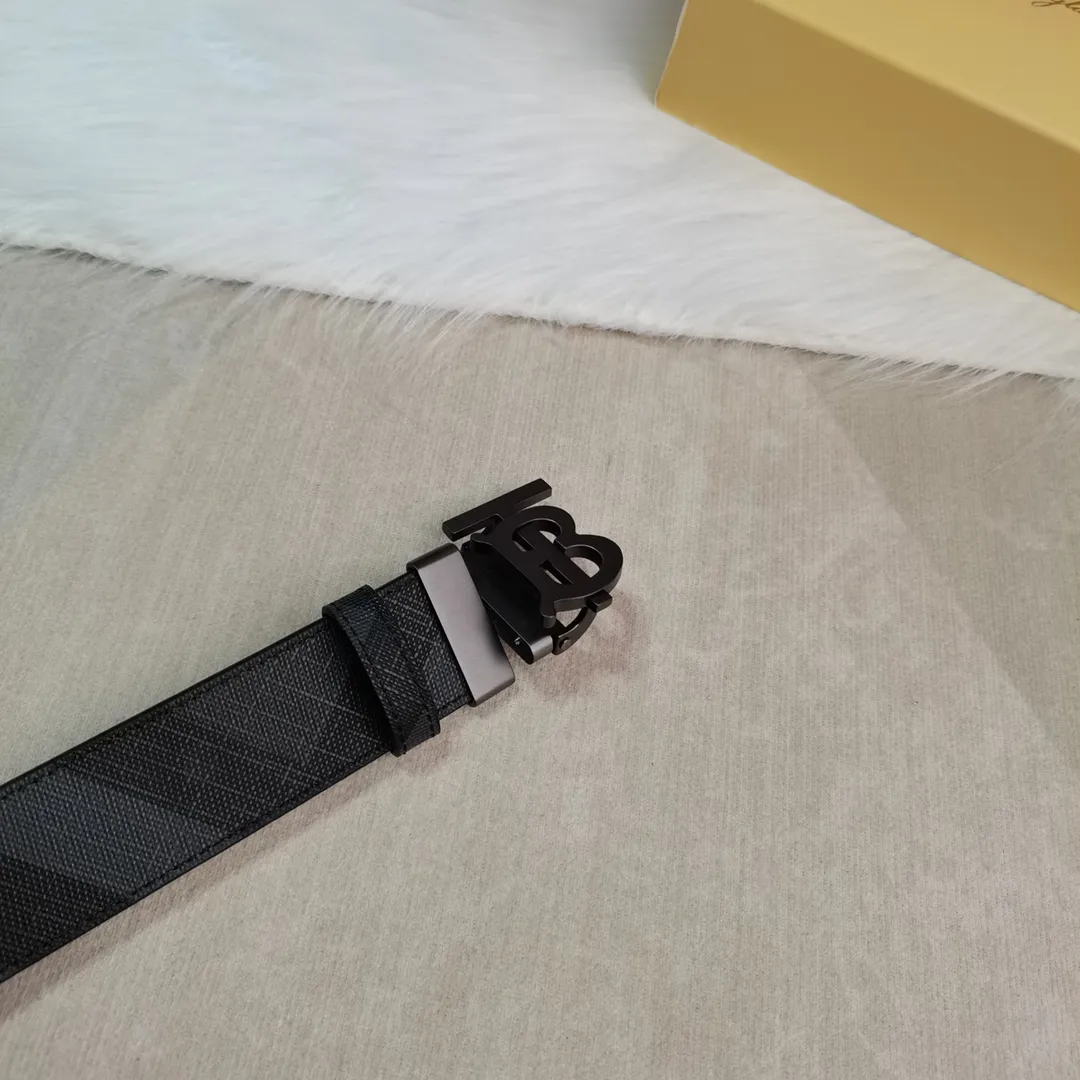 Burberry 新作黒London格子皮革ベルト - 画像 (6)