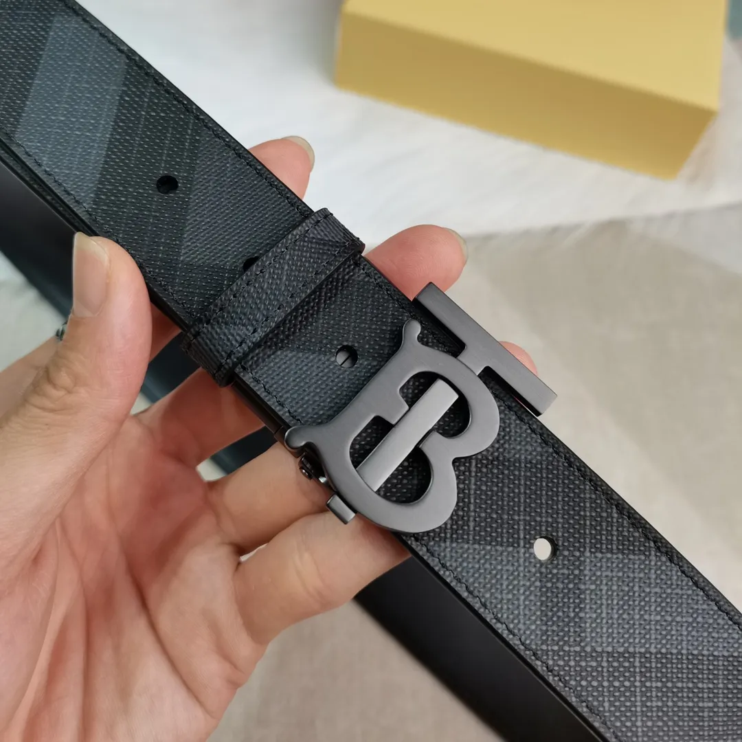 Burberry 新作黒London格子皮革ベルト - 画像 (7)