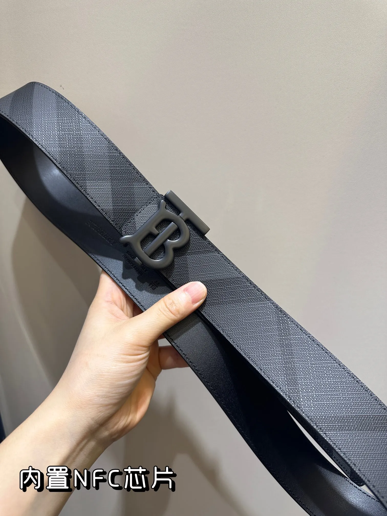 バーバリーTBシリーズ新作ベルト黒ブルー格子柄 - 画像 (5)