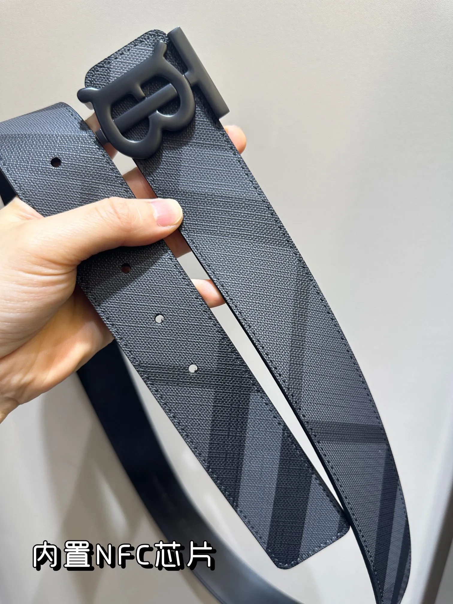 バーバリーTBシリーズ新作ベルト黒ブルー格子柄 - 画像 (7)