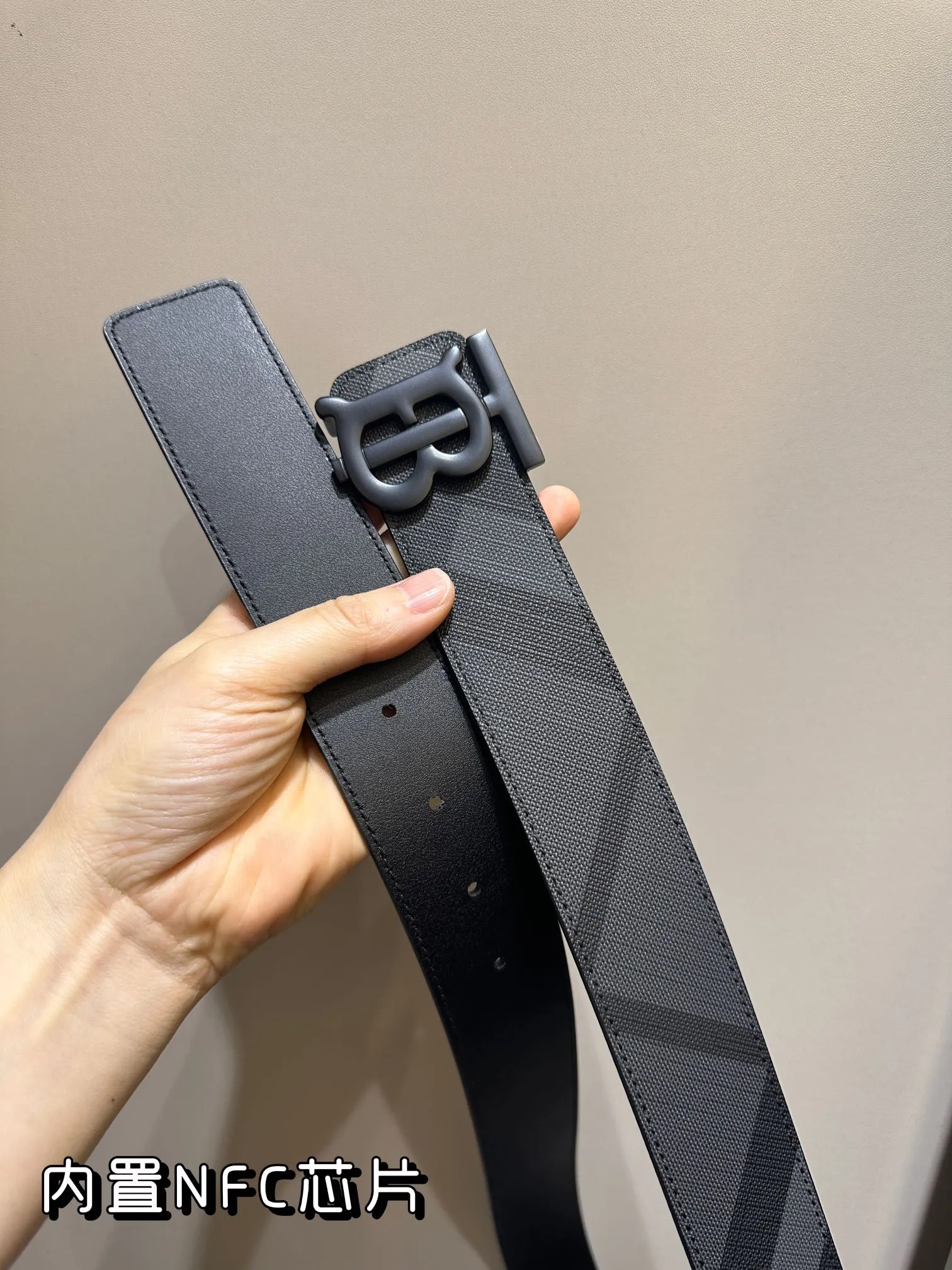 バーバリーTBシリーズ新作ベルト黒ブルー格子柄 - 画像 (8)