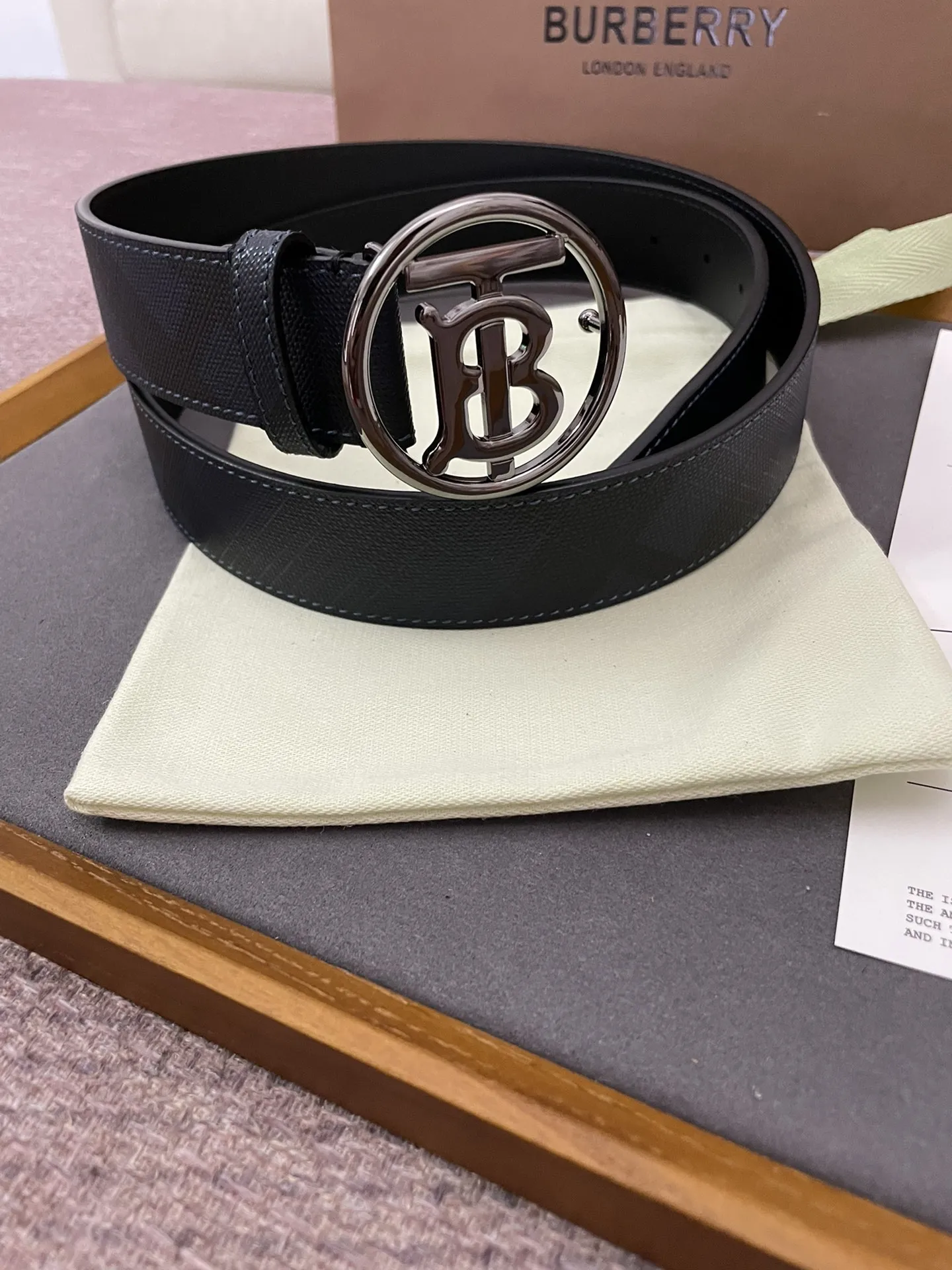 Burberry新作ロンドングレンチェックベルト黒 - 画像 (3)