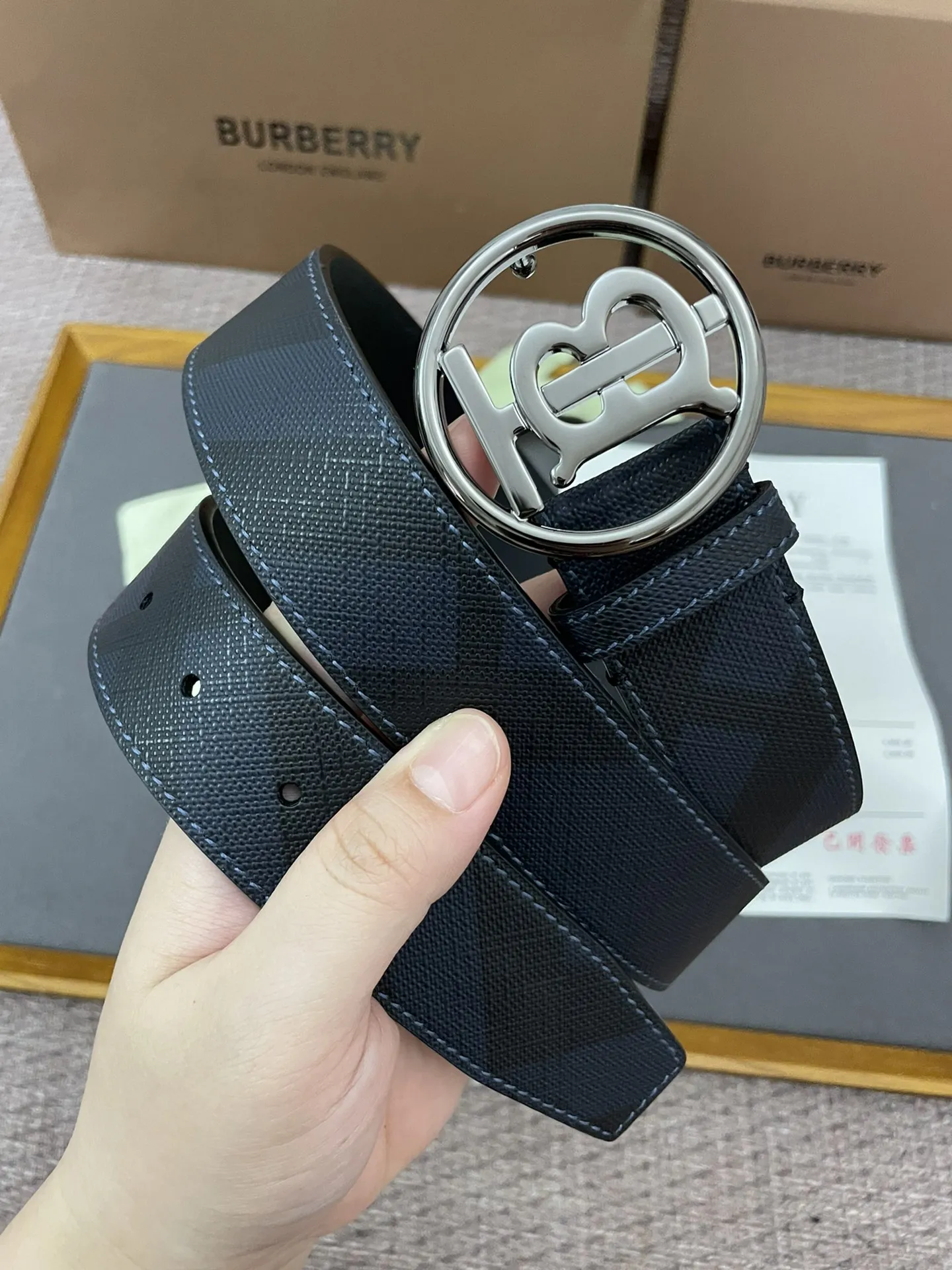 Burberry新作ロンドングレンチェックベルト黒 - 画像 (7)