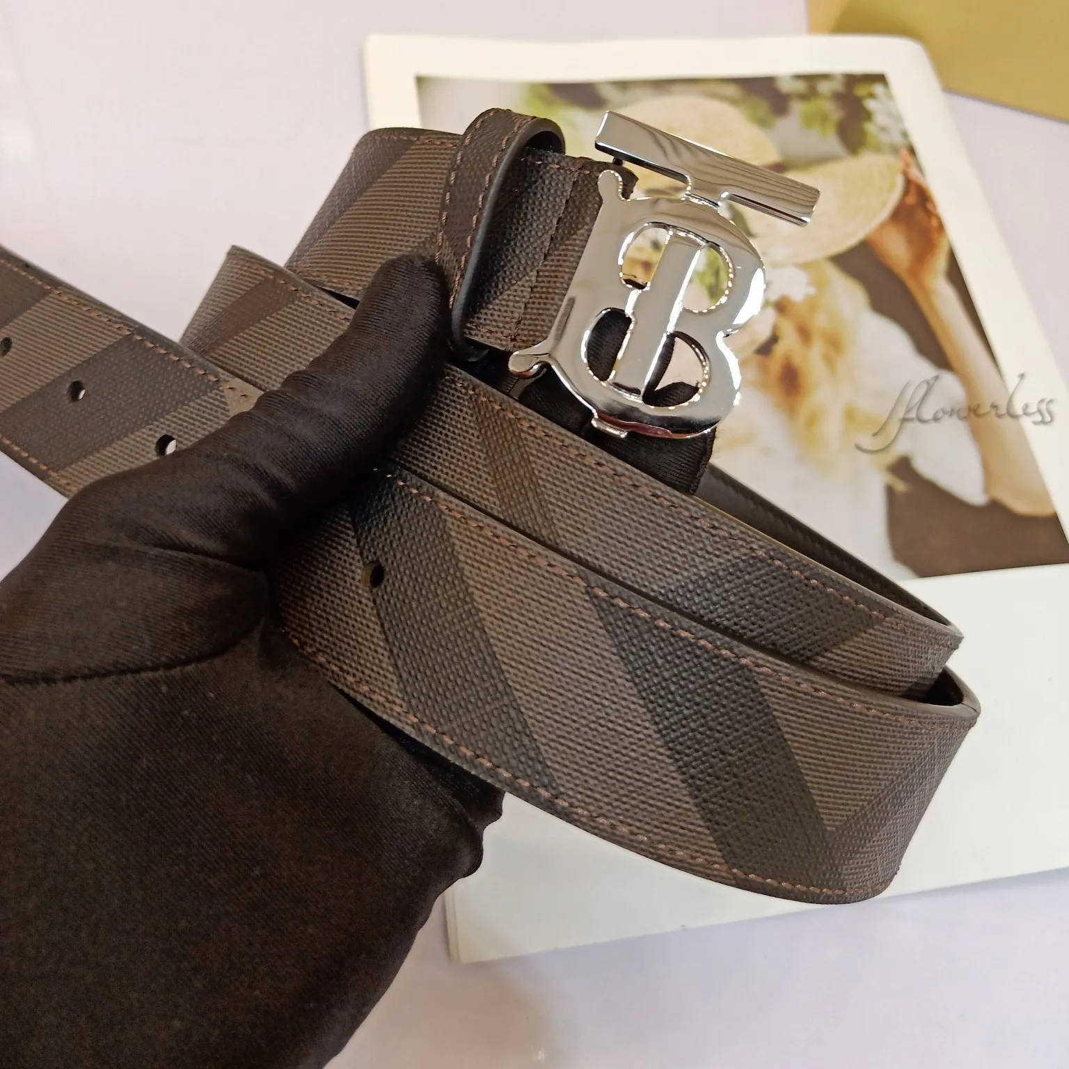 Burberry 新作TBロゴベルト ダークグリーン - 画像 (6)