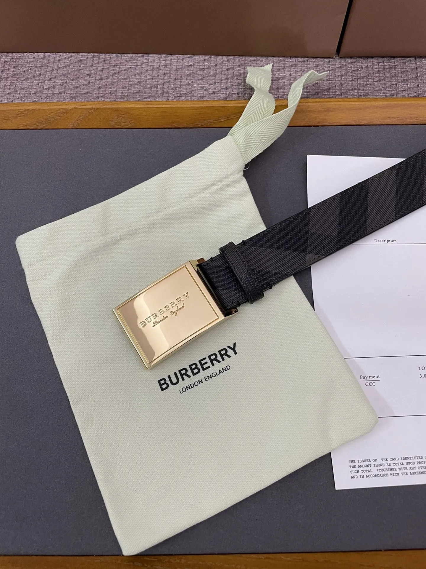 バーバリー新作黒London格子ベルト