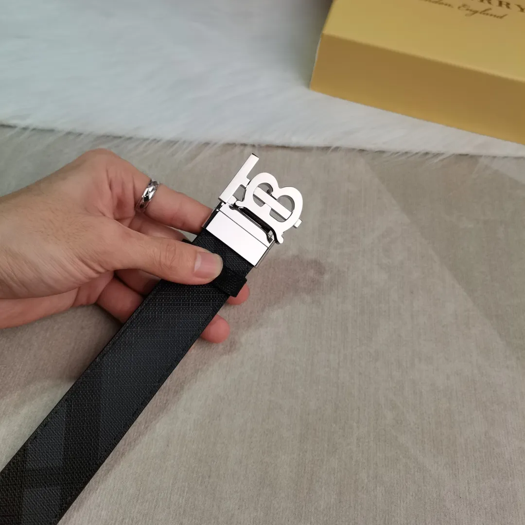 Burberry 新作黒London格子レザーベルト