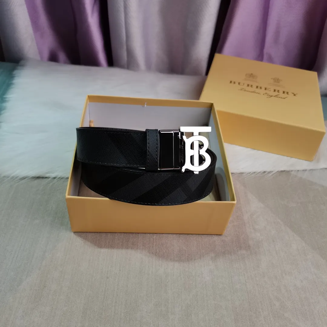 Burberry 新作黒London格子レザーベルト - 画像 (3)