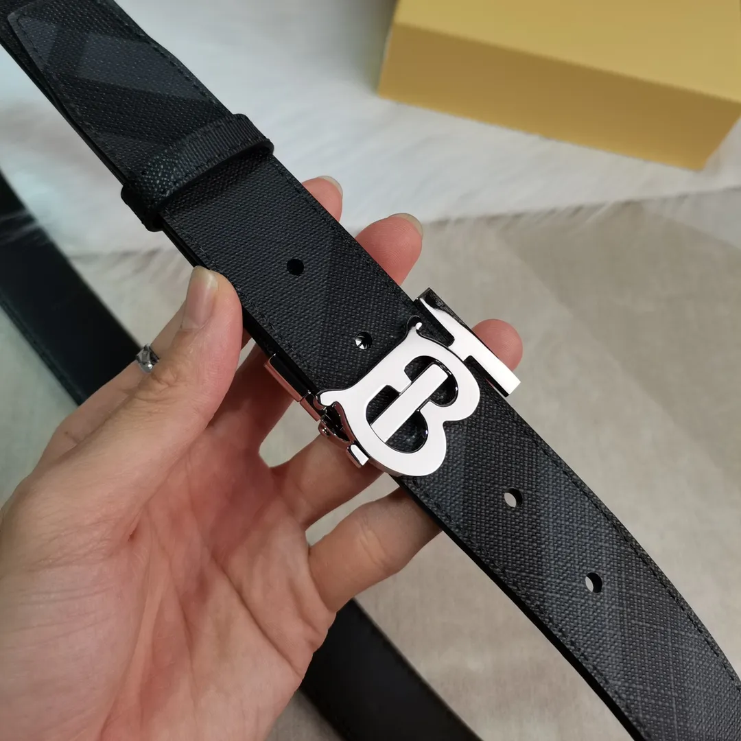 Burberry 新作黒London格子レザーベルト - 画像 (8)