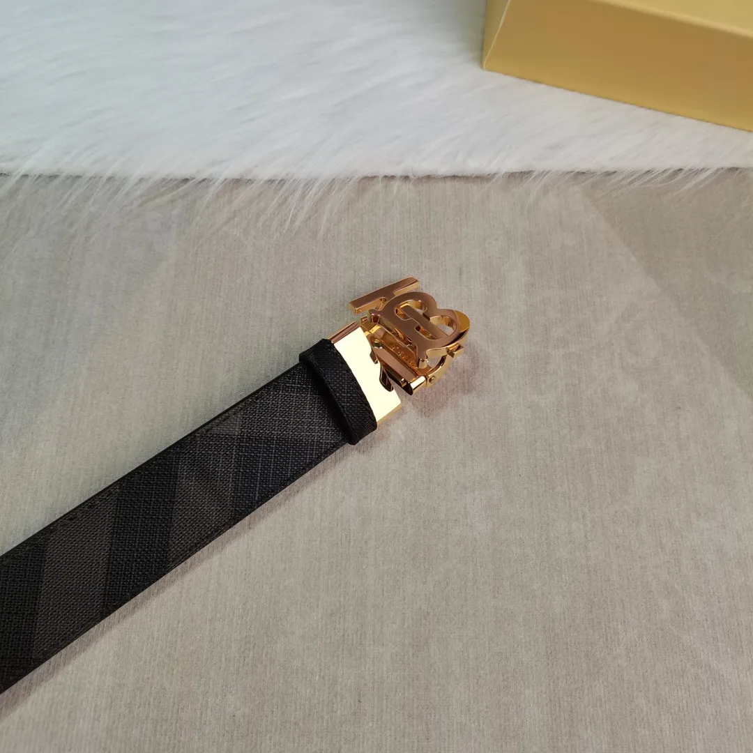 Burberry 新作黒レザーベルト - 画像 (5)