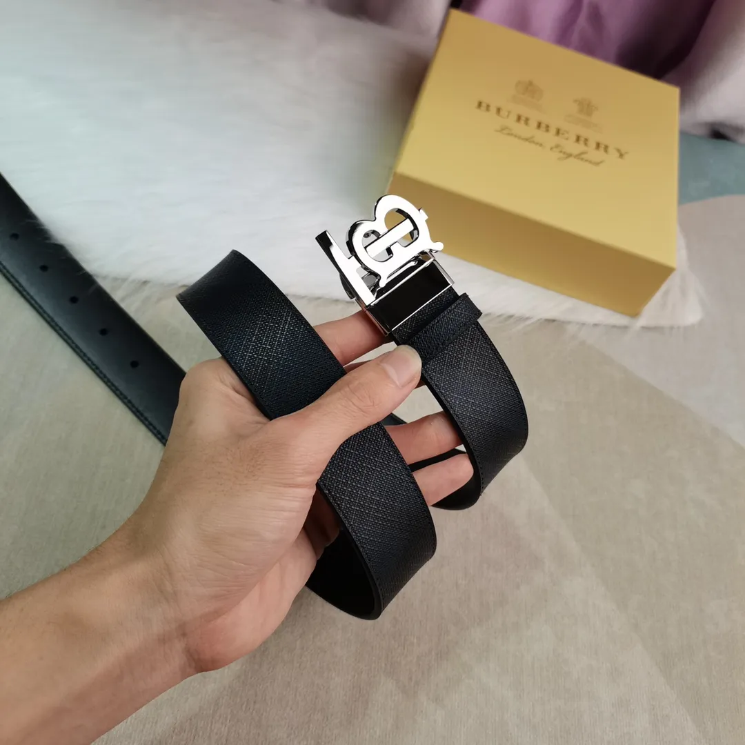 Burberry 新作黒レザーベルト - 画像 (3)