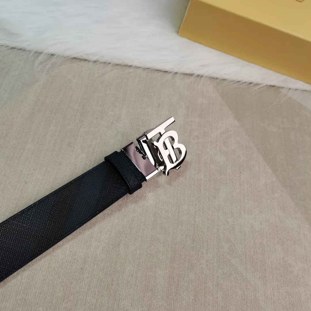 Burberry 新作黒レザーベルト - 画像 (4)