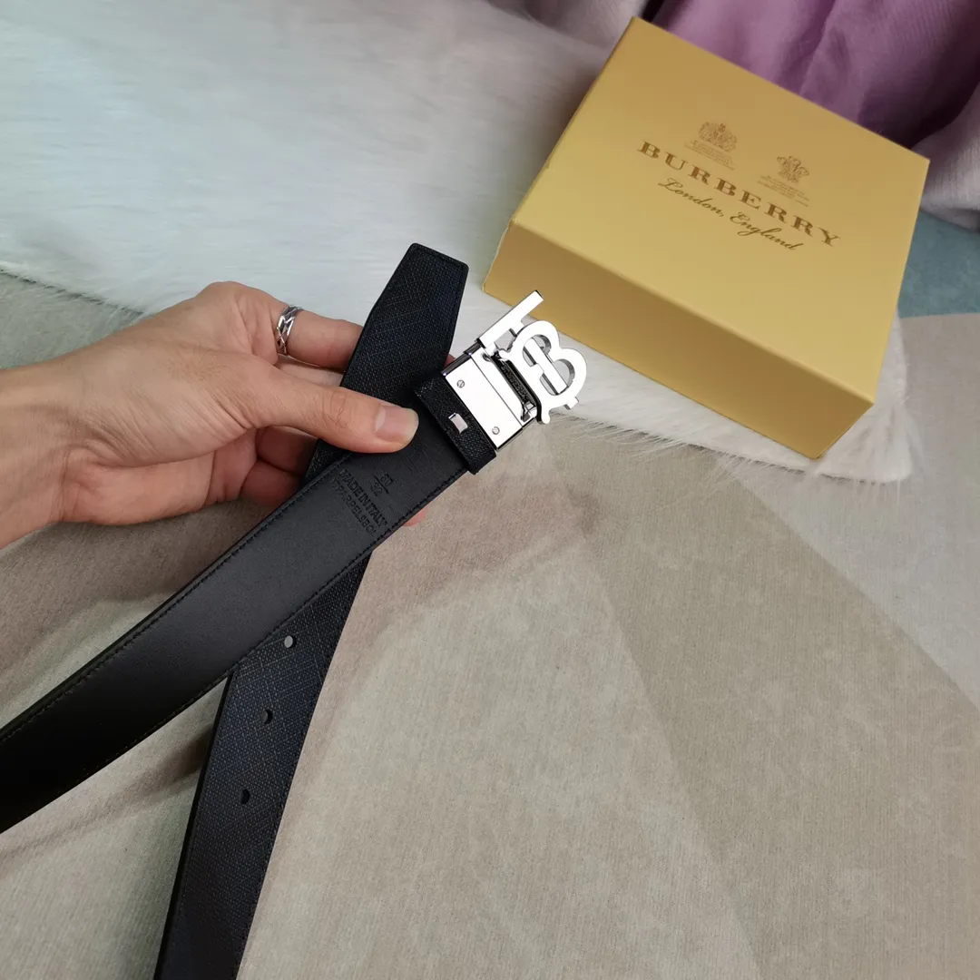 Burberry 新作黒レザーベルト - 画像 (6)