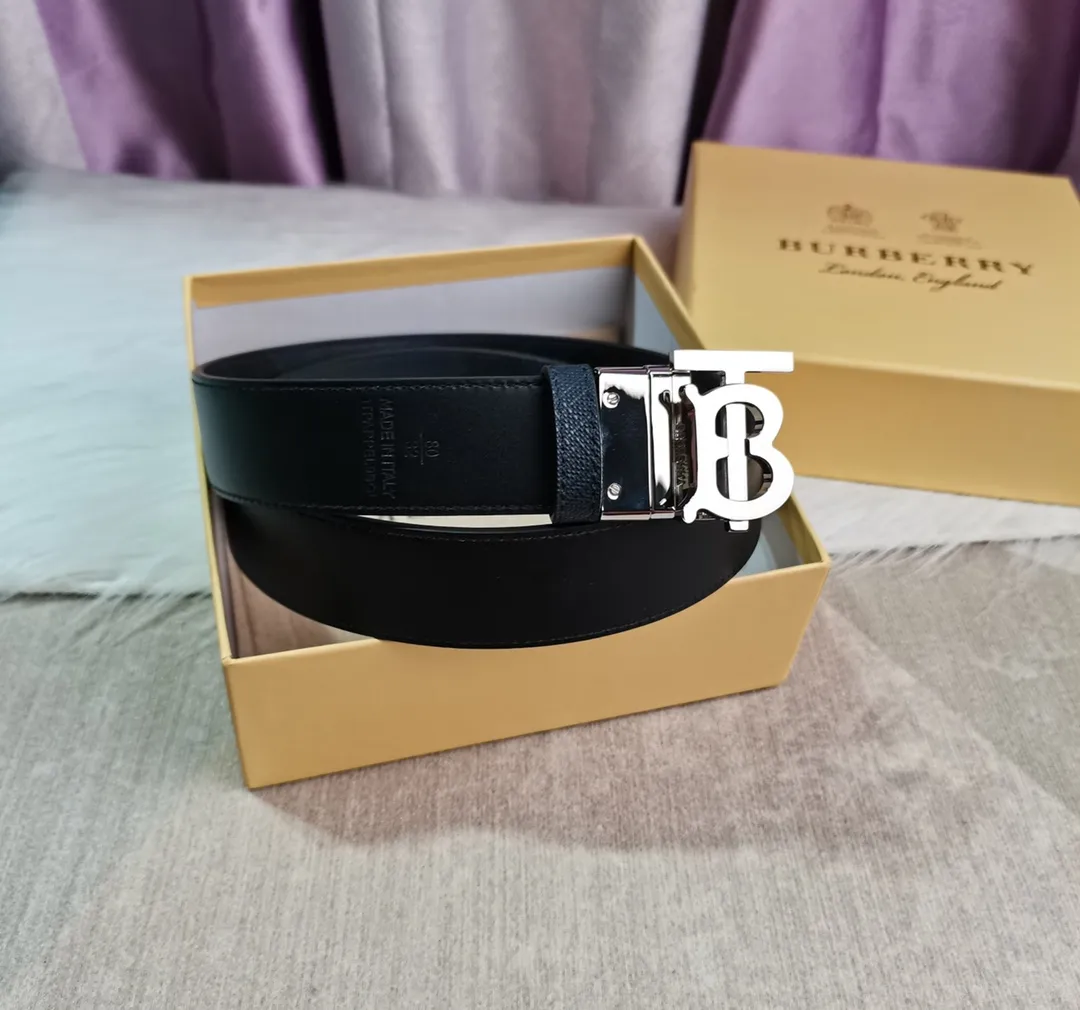 Burberry 新作黒レザーベルト - 画像 (7)